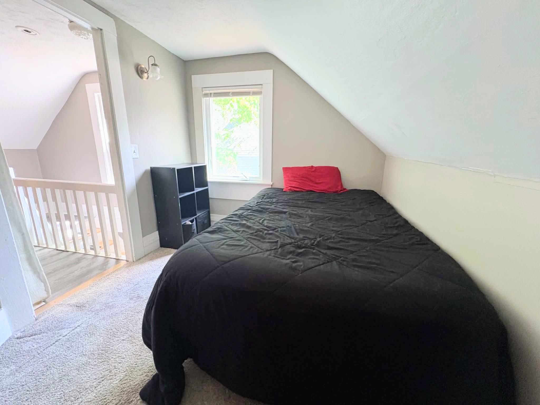 107 West Bow Street Property Photo 4