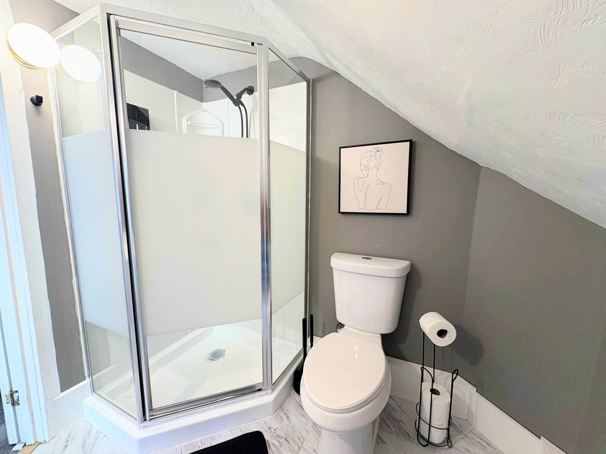 107 West Bow Street Property Photo 10