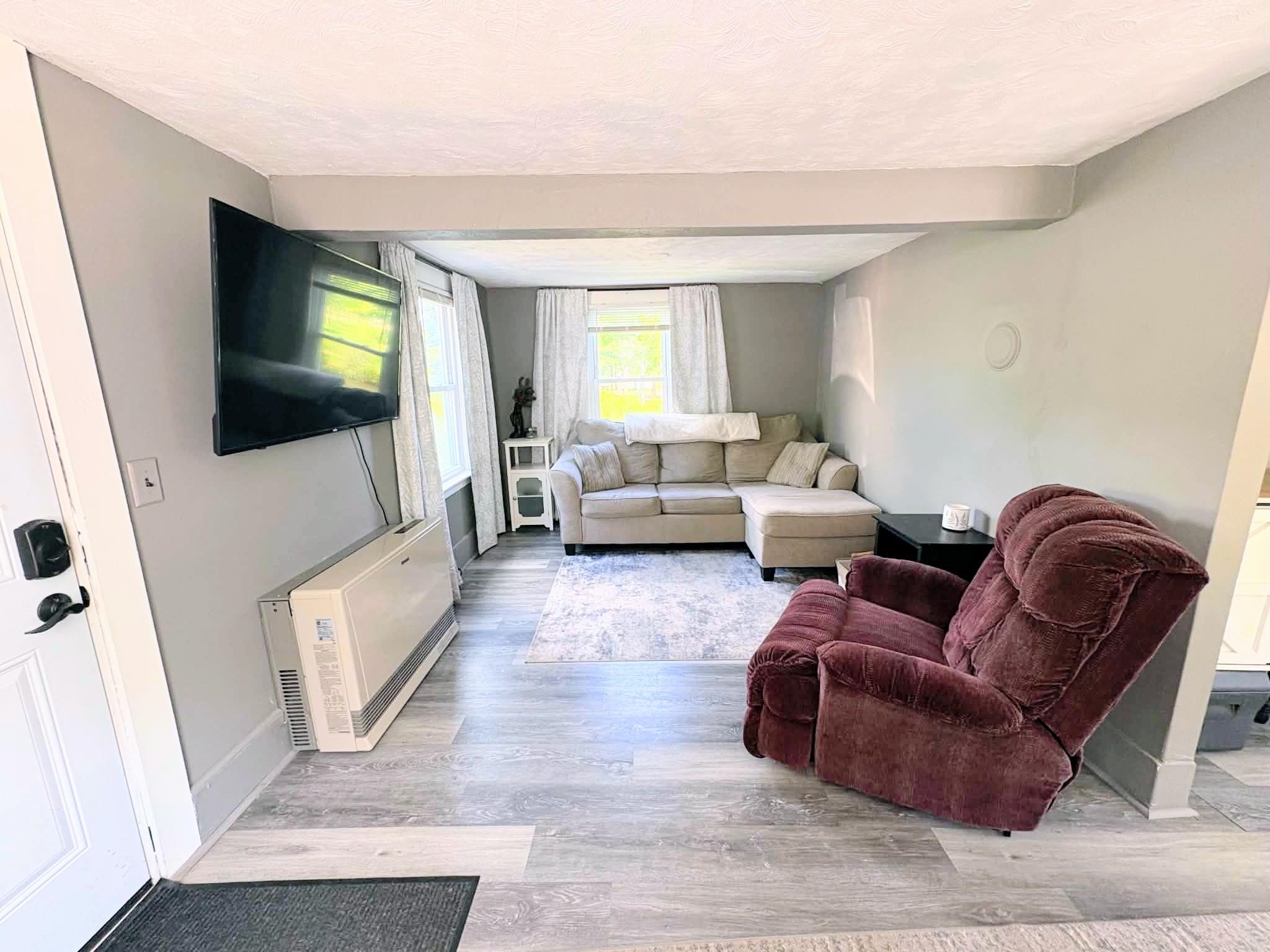 107 West Bow Street Property Photo 11