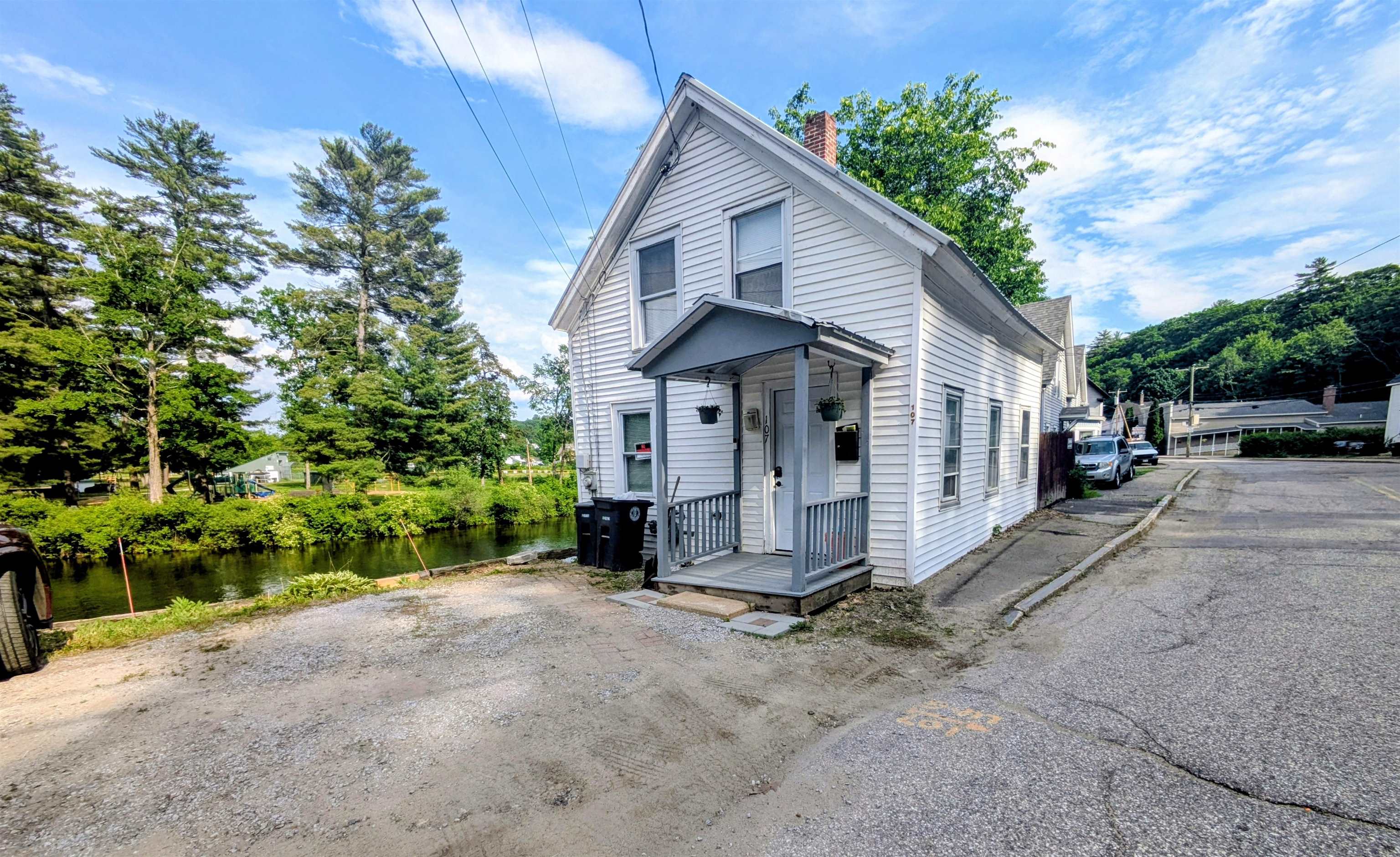107 West Bow Street Property Photo 17