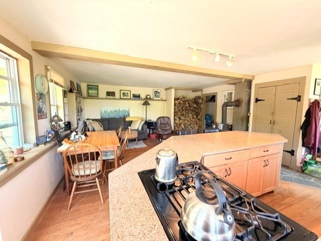 668 Kingdom Road Property Photo 5