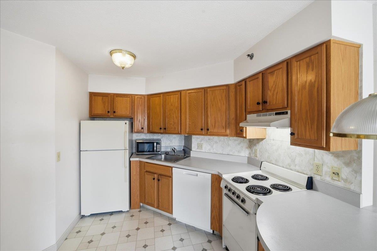 10 Kellogg Road Property Photo 8