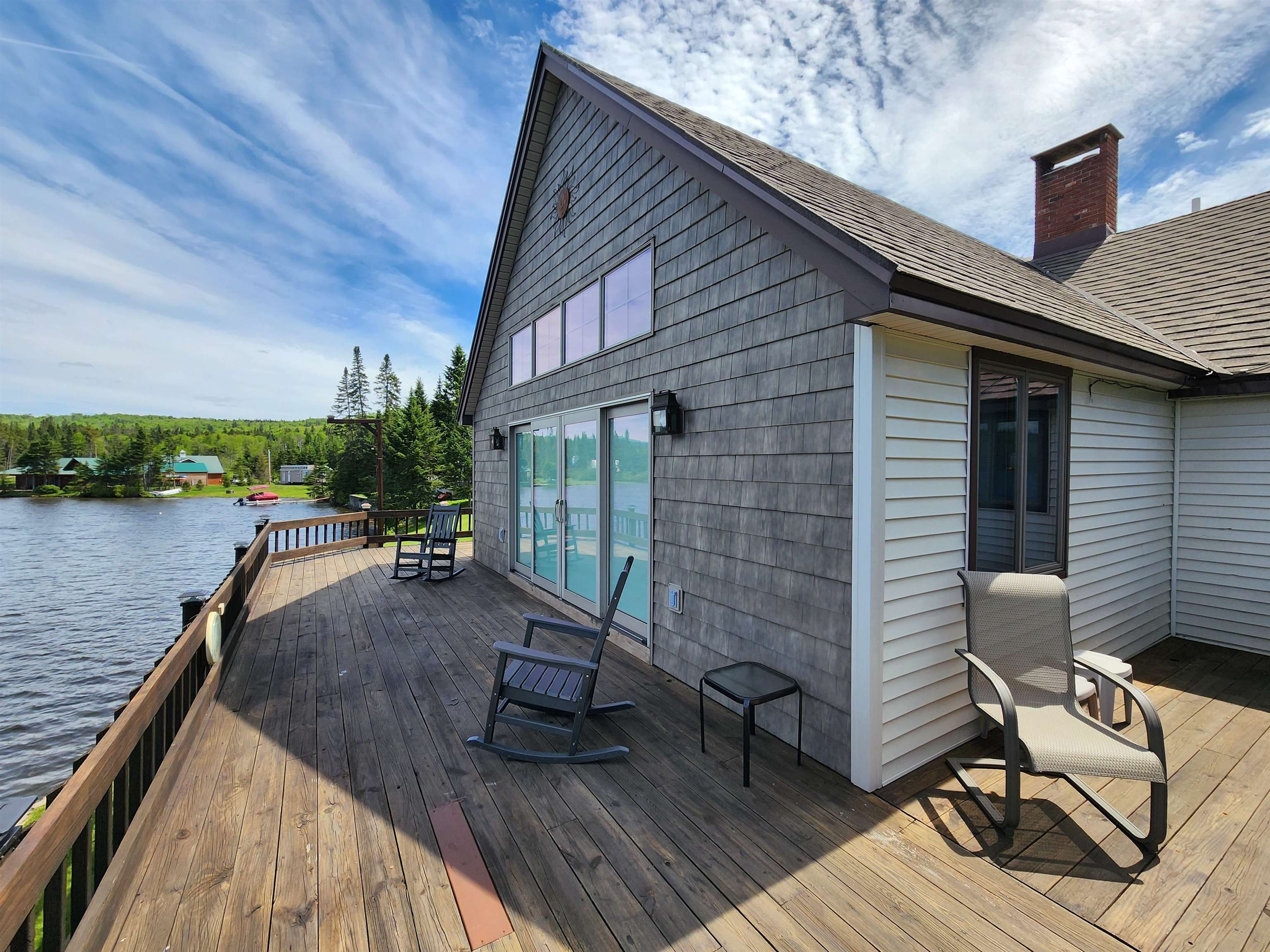 1467 Diamond Pond Road Property Photo 7