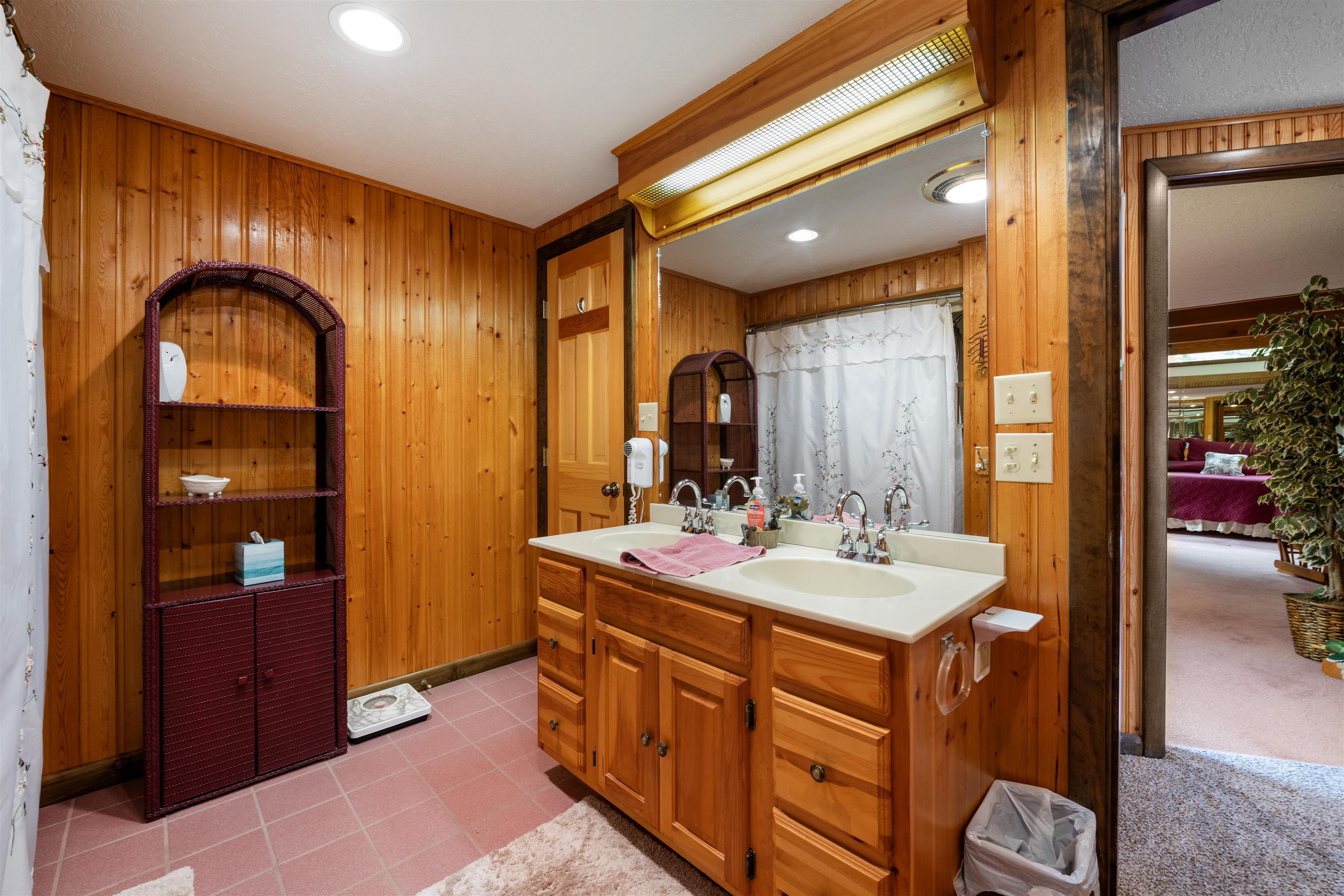 1467 Diamond Pond Road Property Photo 27
