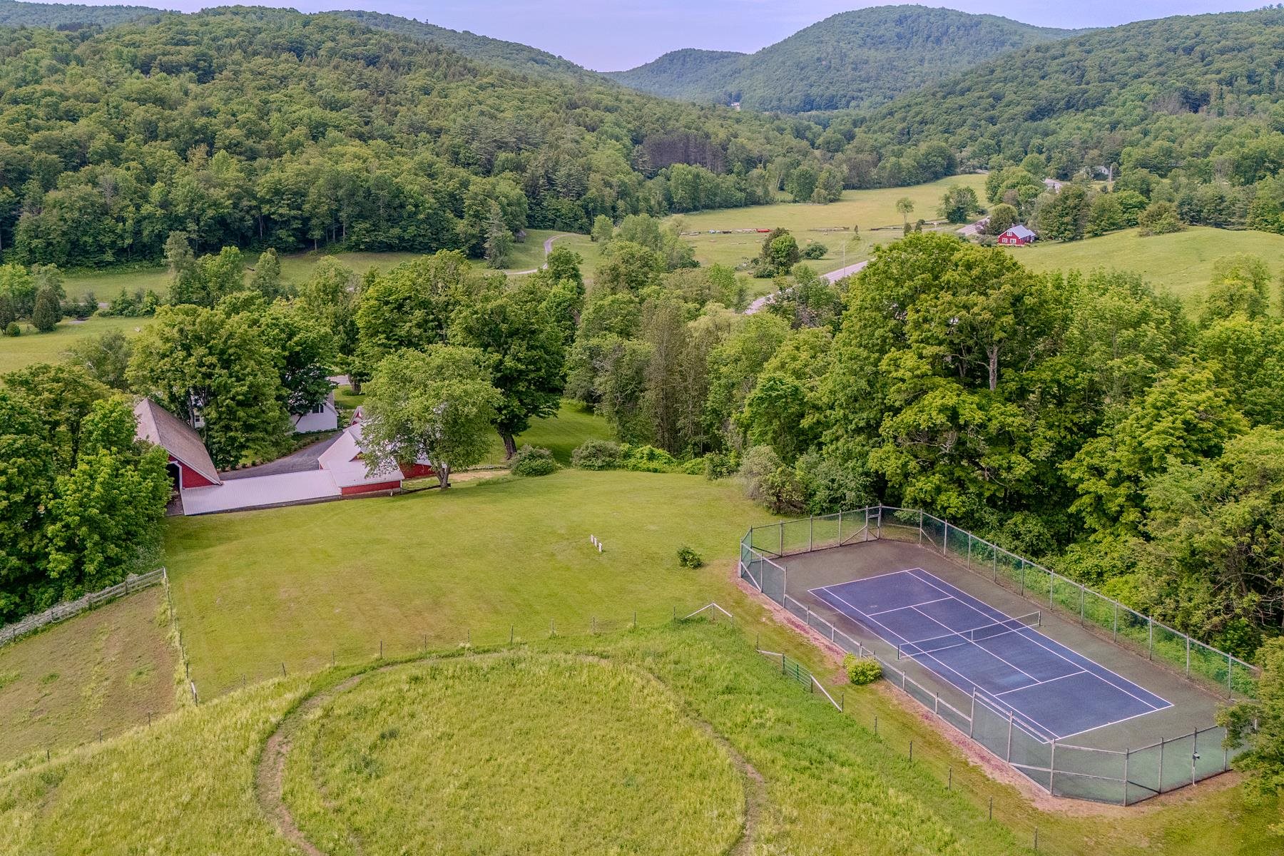 5798 South Road Property Photo 56