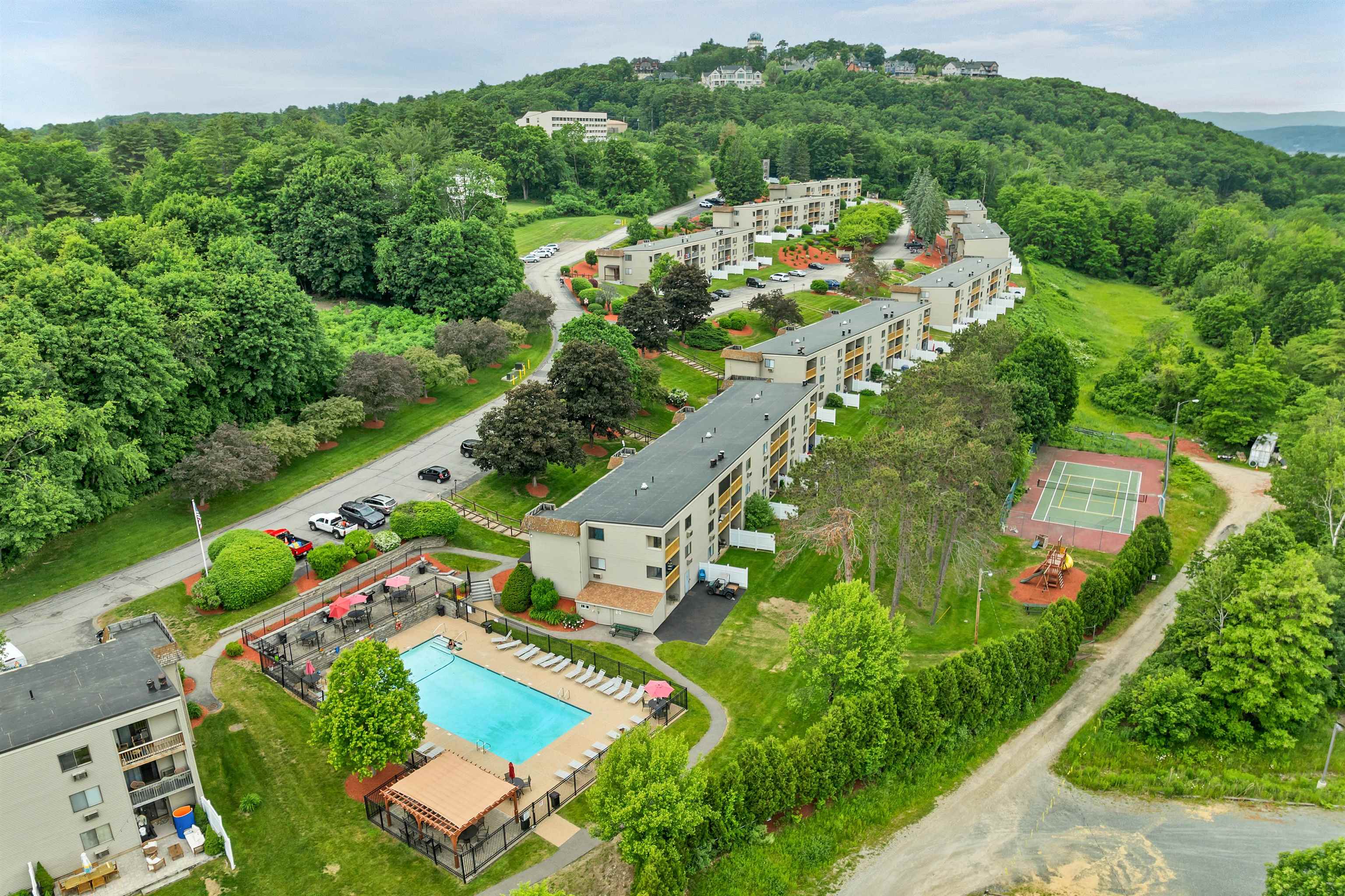 178 Treetop Circle Property Photo 3