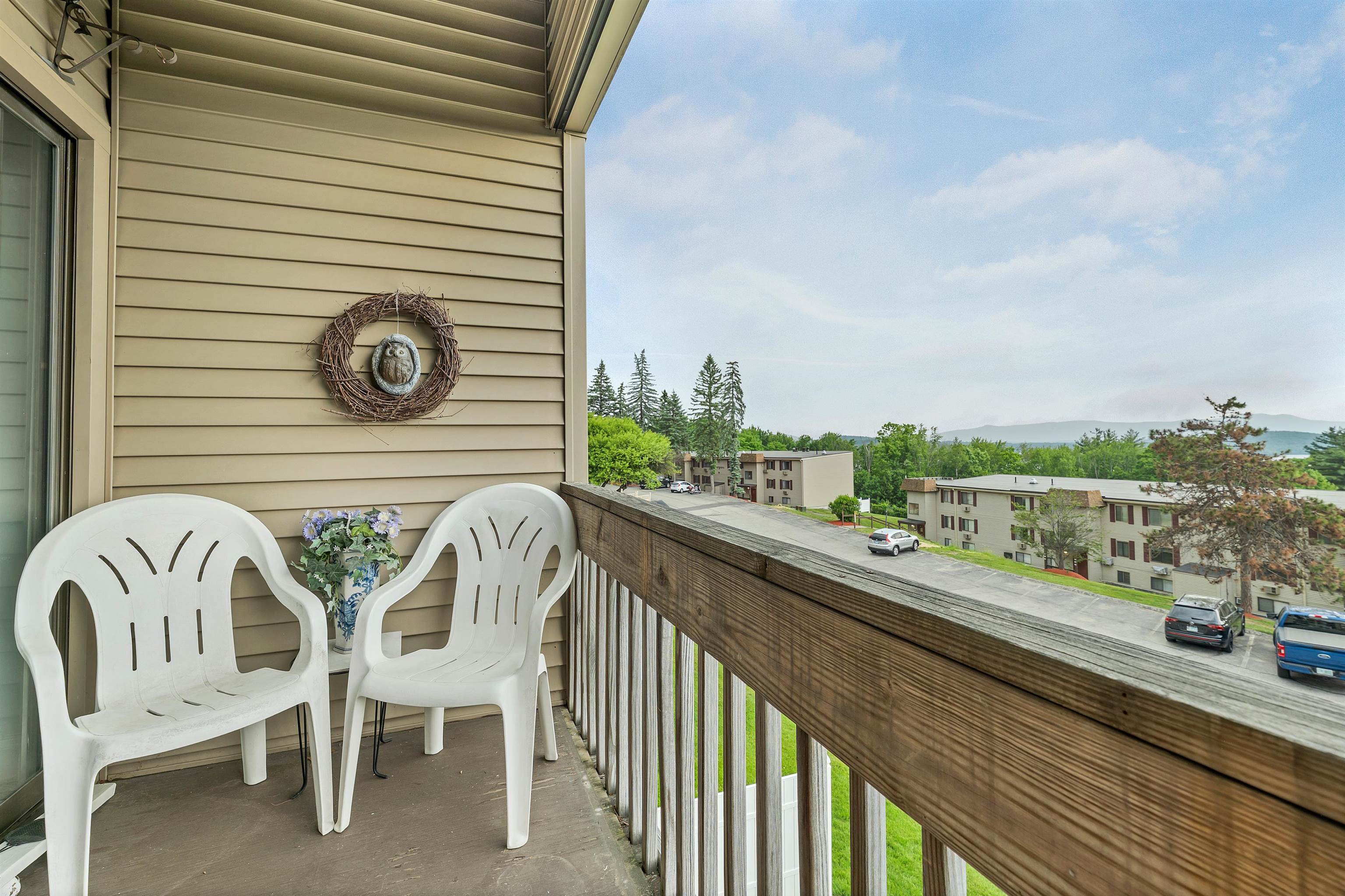 178 Treetop Circle Property Photo 5