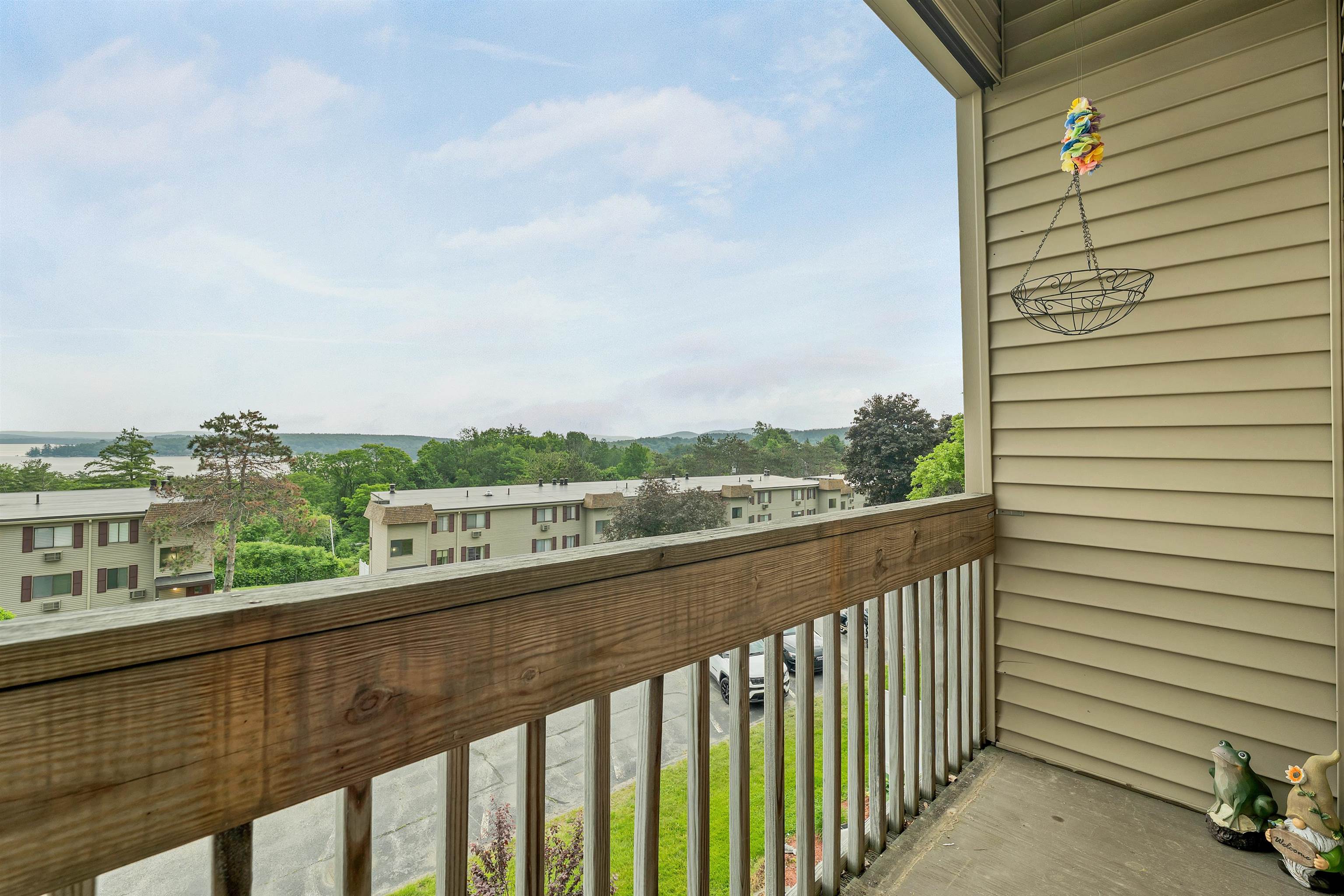 178 Treetop Circle Property Photo 6