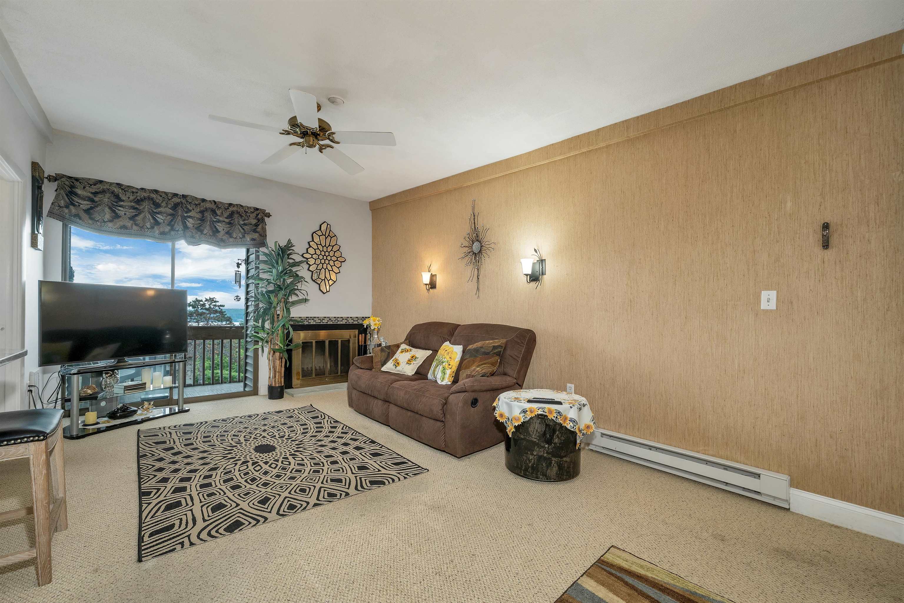 178 Treetop Circle Property Photo 13