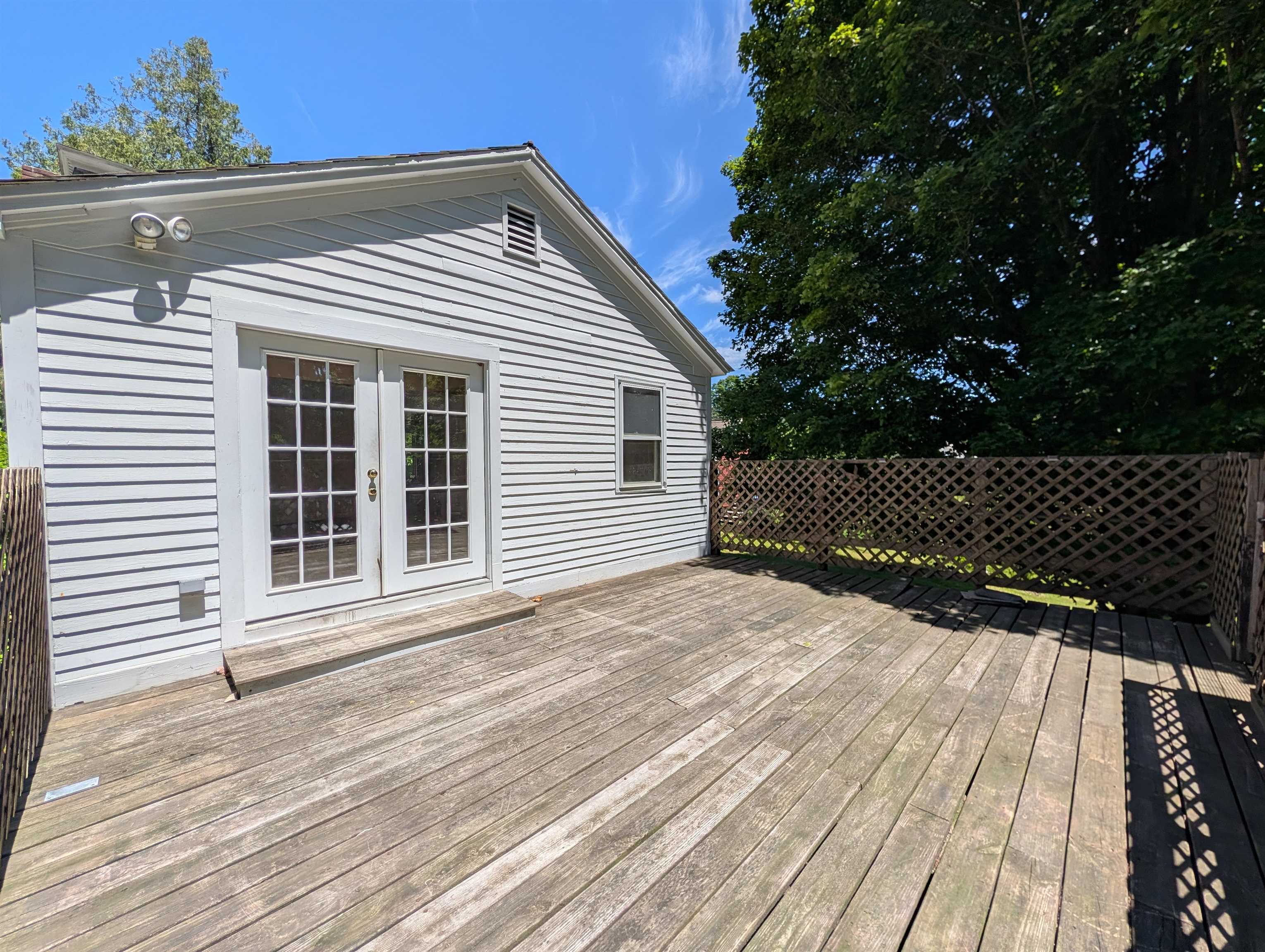 412 Western Avenue Property Photo 10