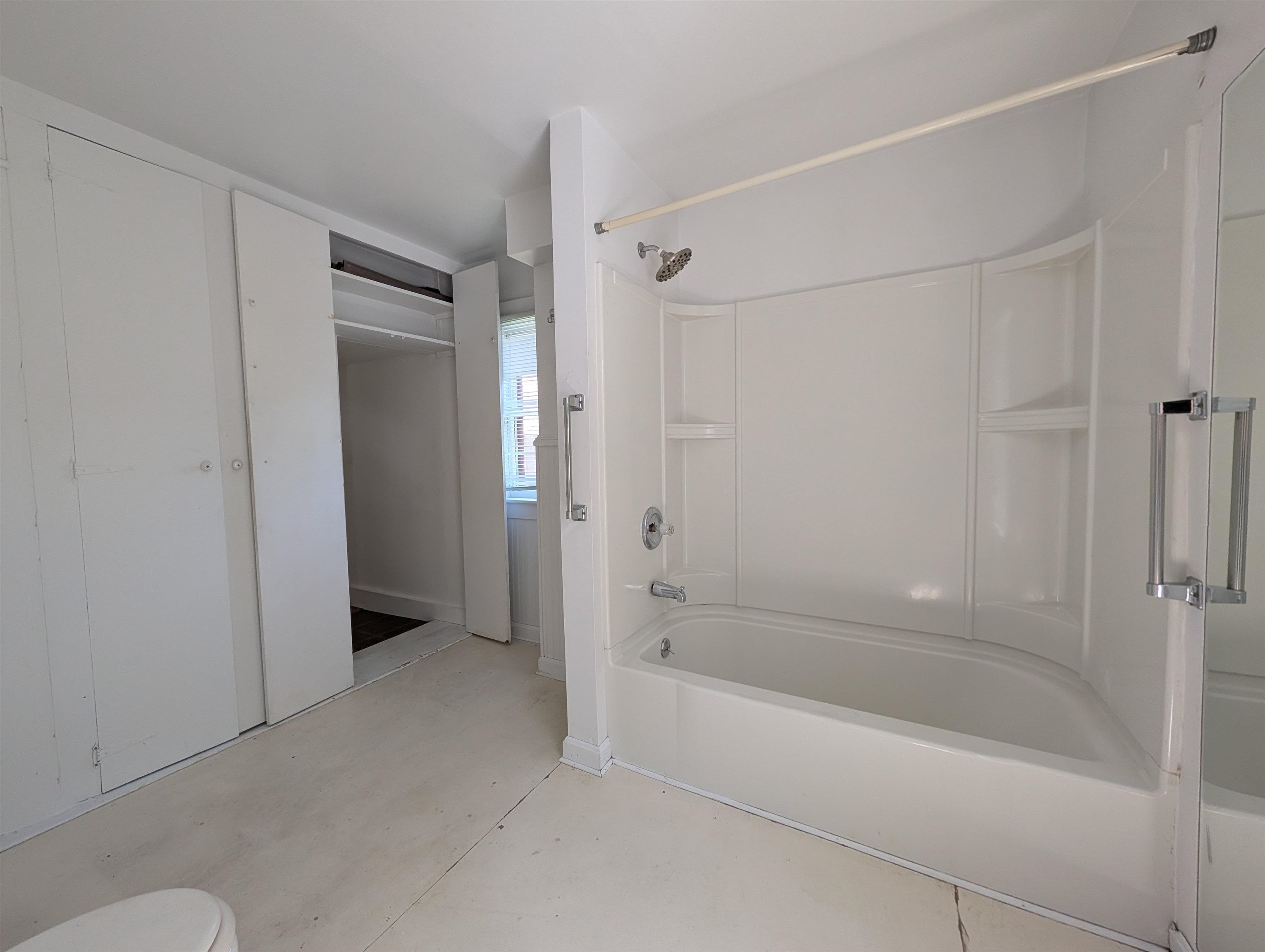 412 Western Avenue Property Photo 12