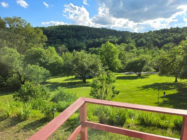 30 Hollow View Drive Property Photo 18