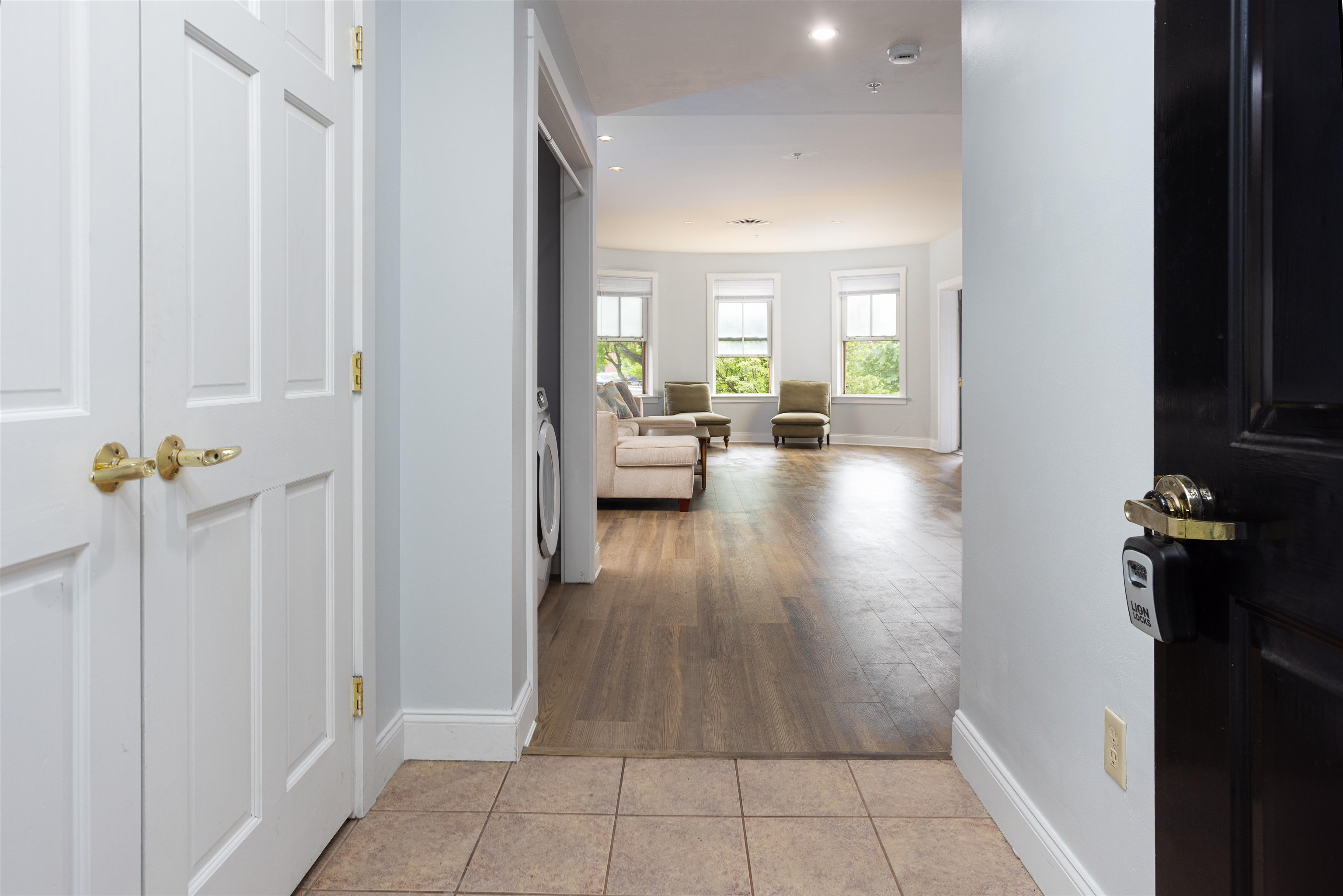 40 College Street Property Photo 2