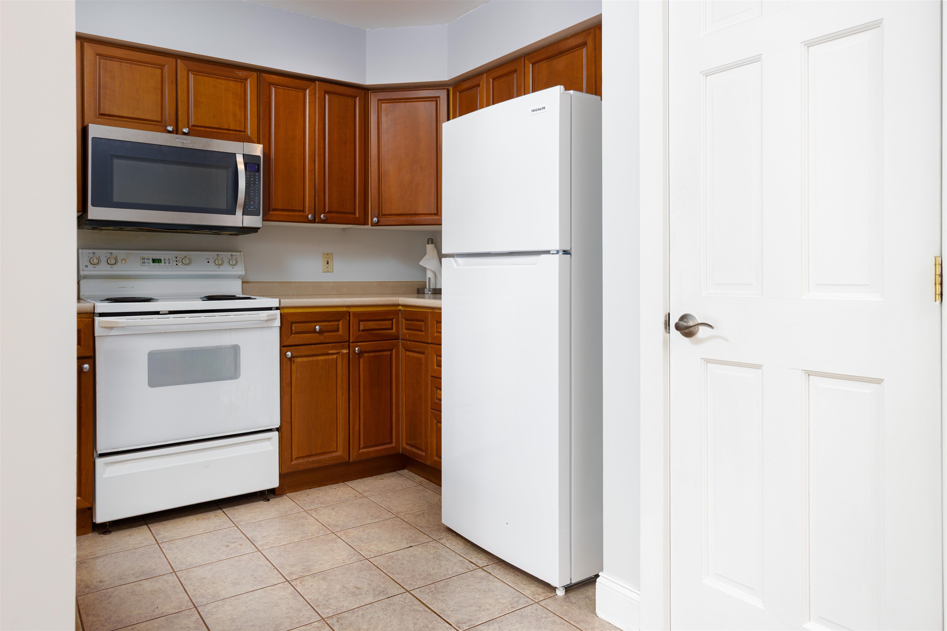 40 College Street Property Photo 7