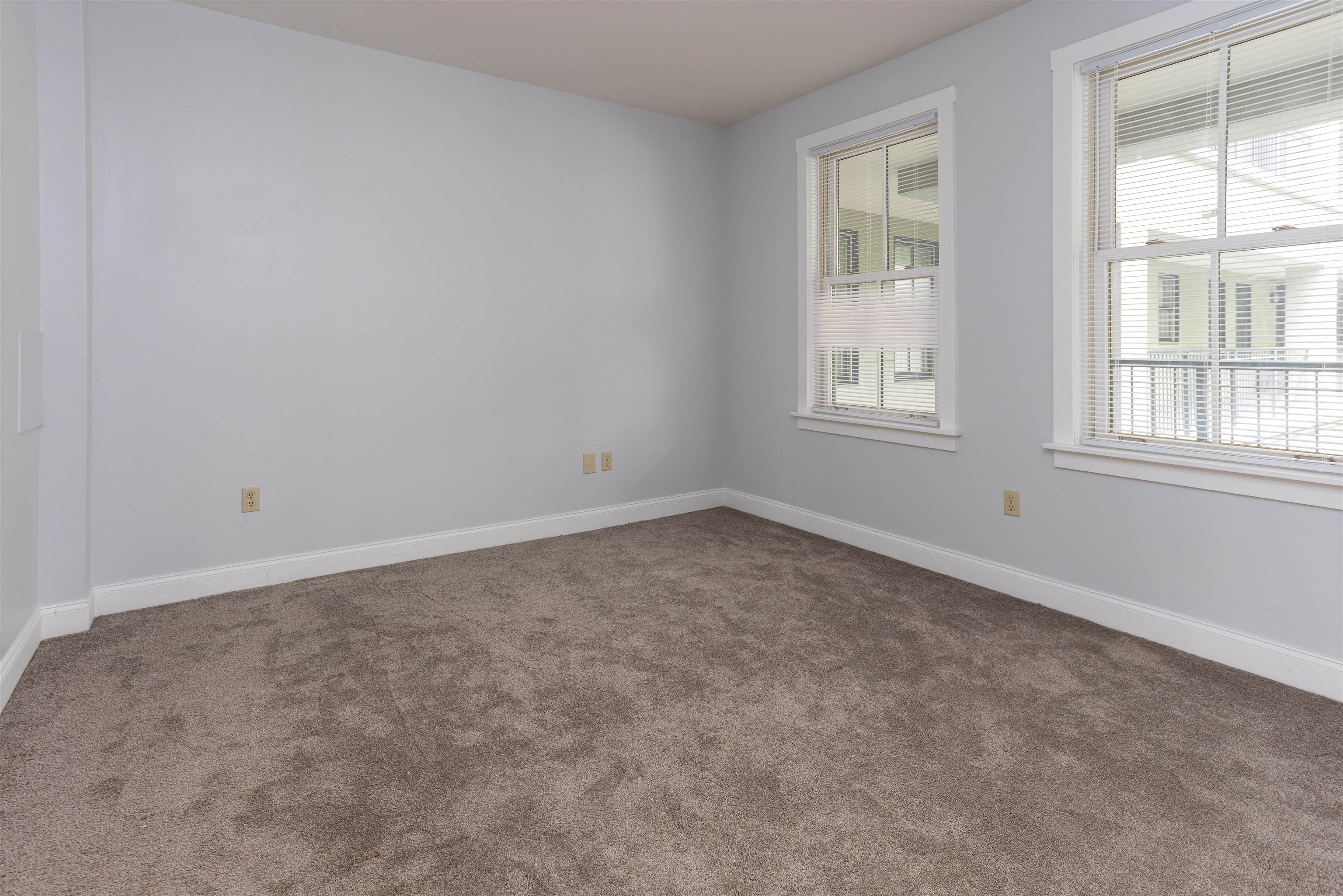 40 College Street Property Photo 10