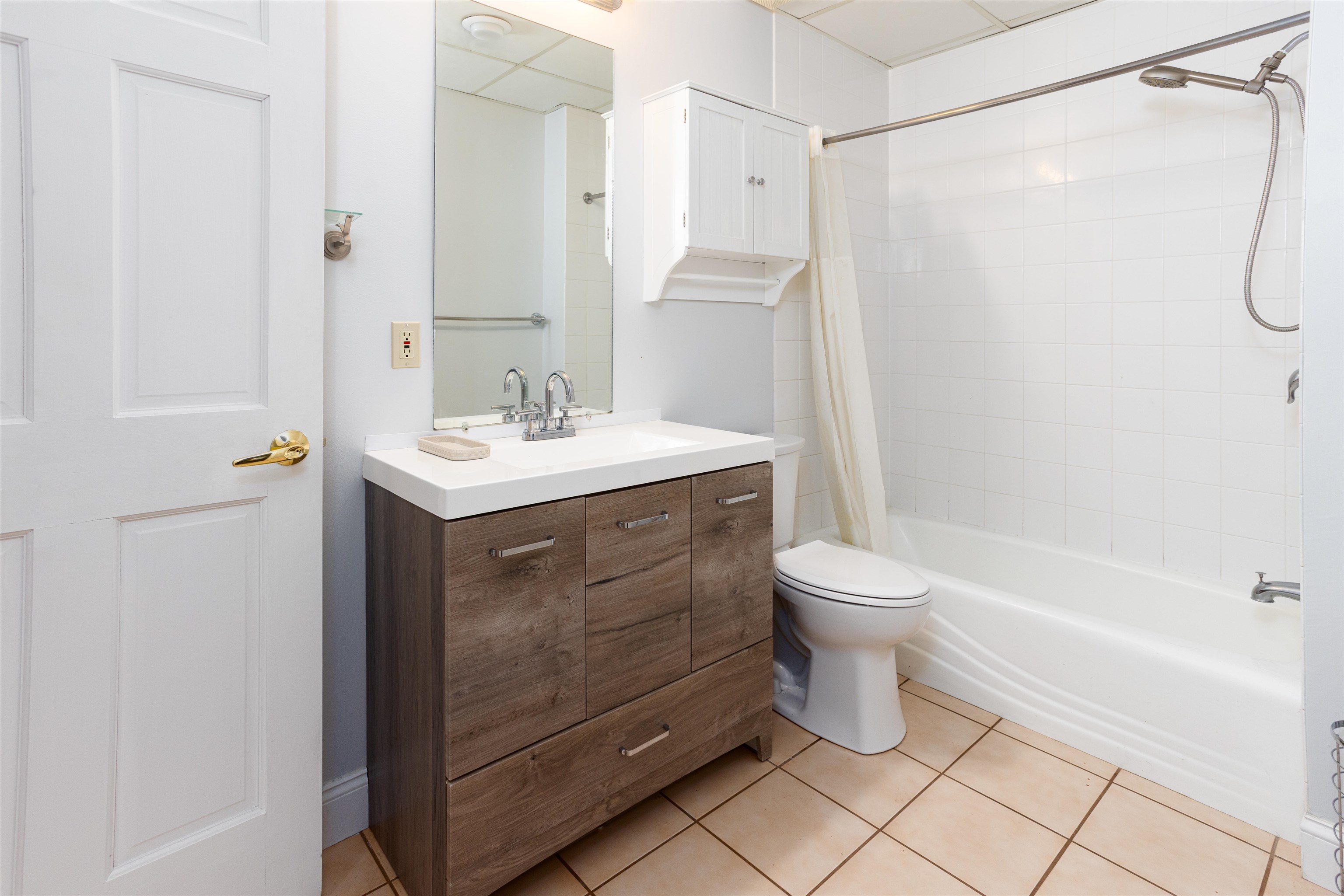 40 College Street Property Photo 13