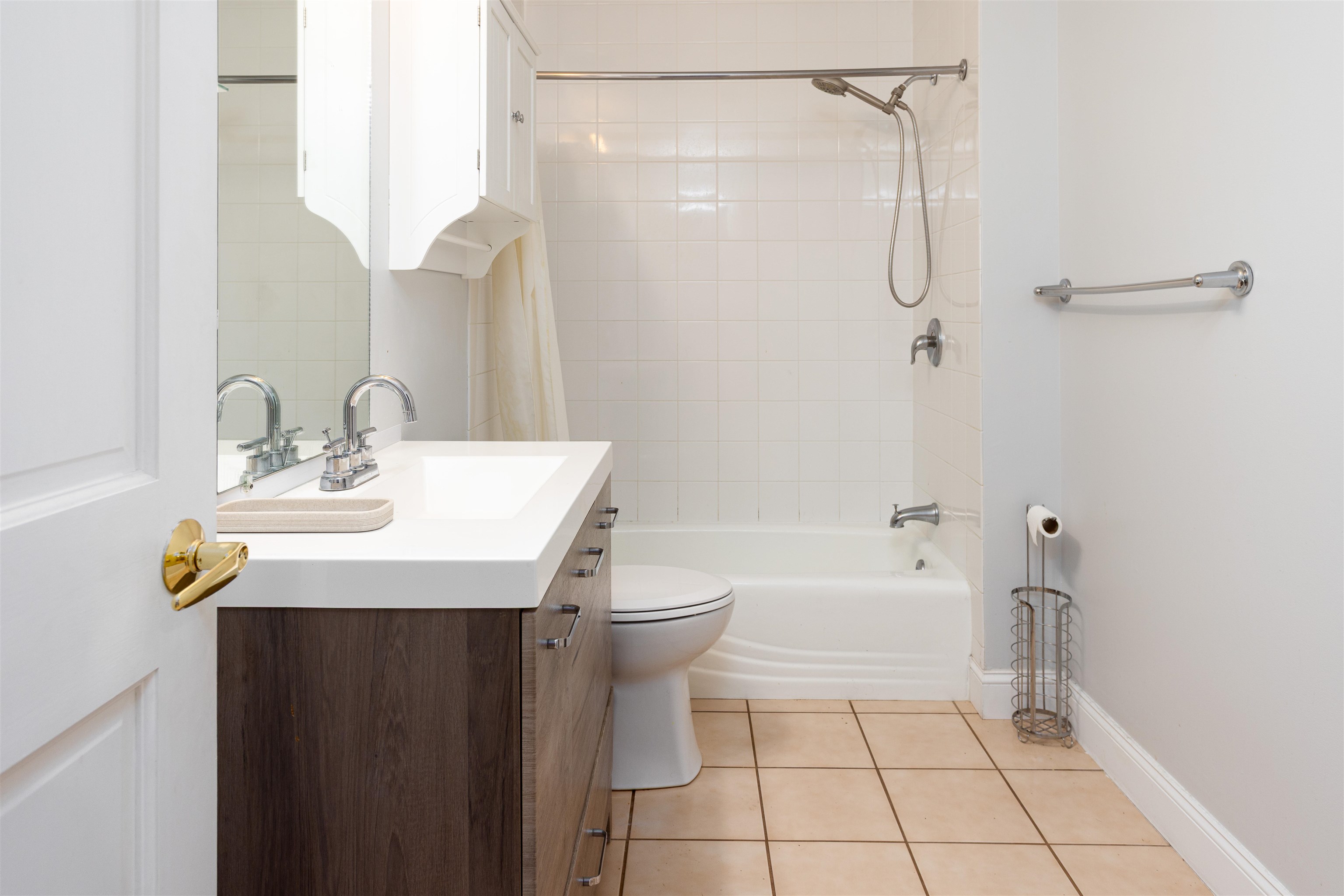 40 College Street Property Photo 14
