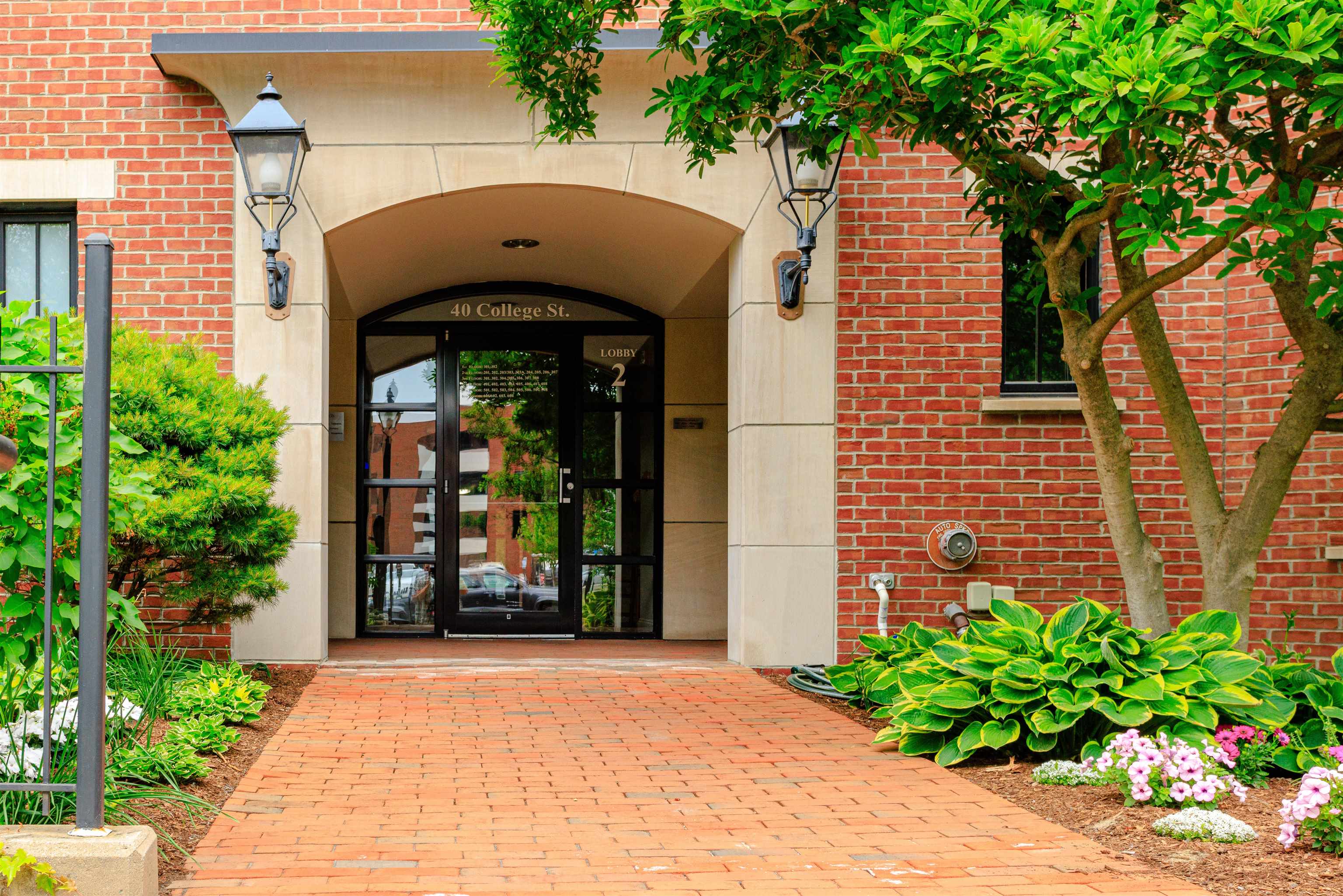 40 College Street Property Photo 21