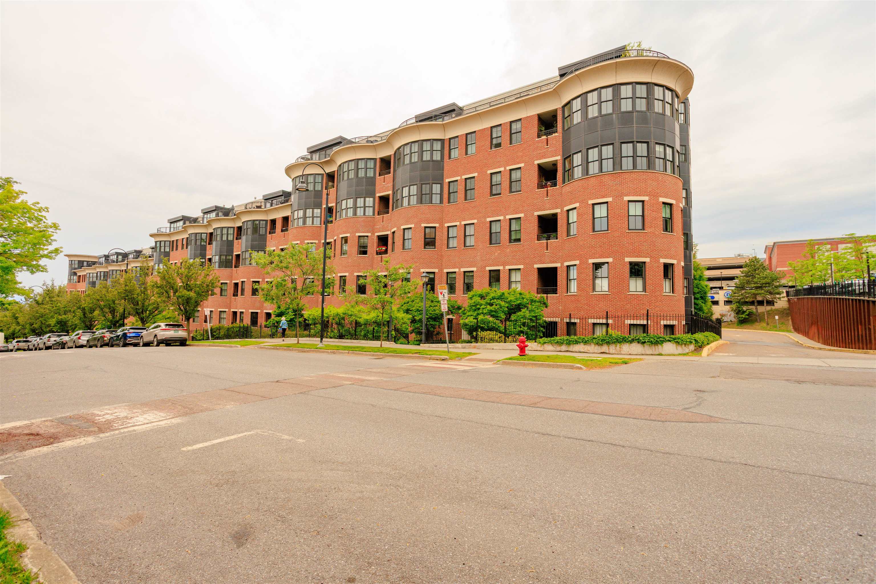 40 College Street Property Photo 25