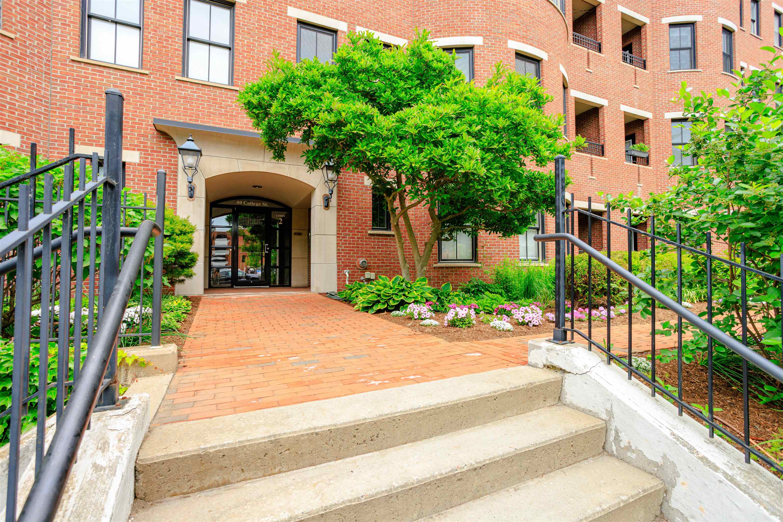 40 College Street Property Photo 27