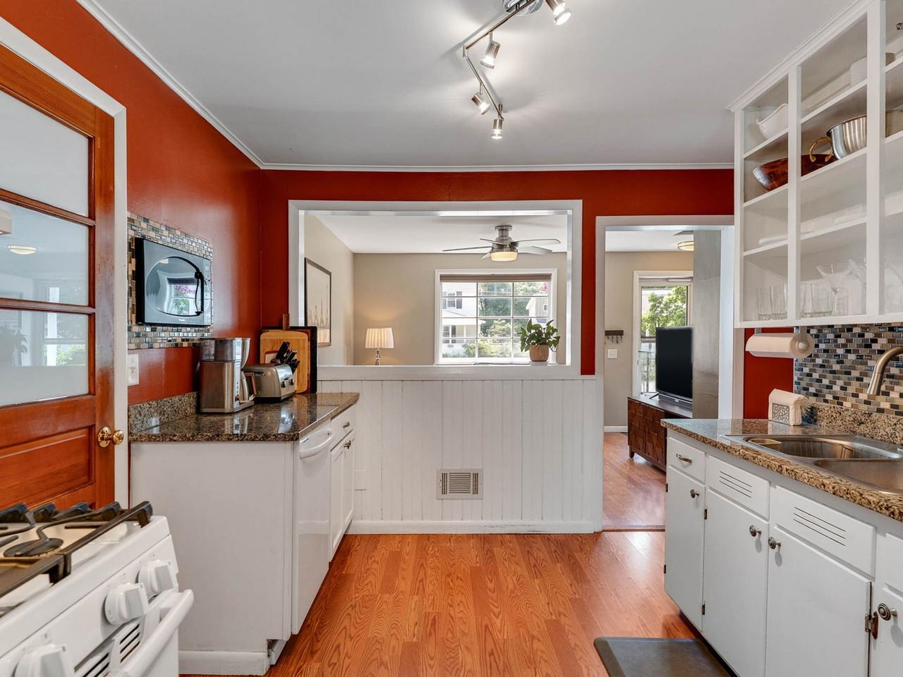156 Woodlawn Road Property Photo 11