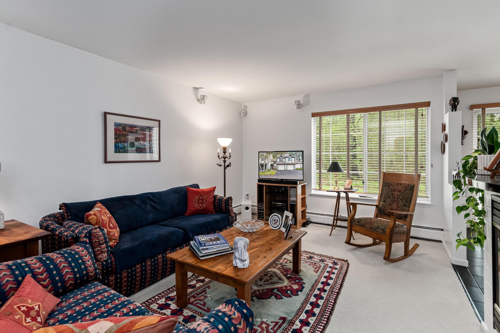 26 Lake Forest Drive Property Photo 6