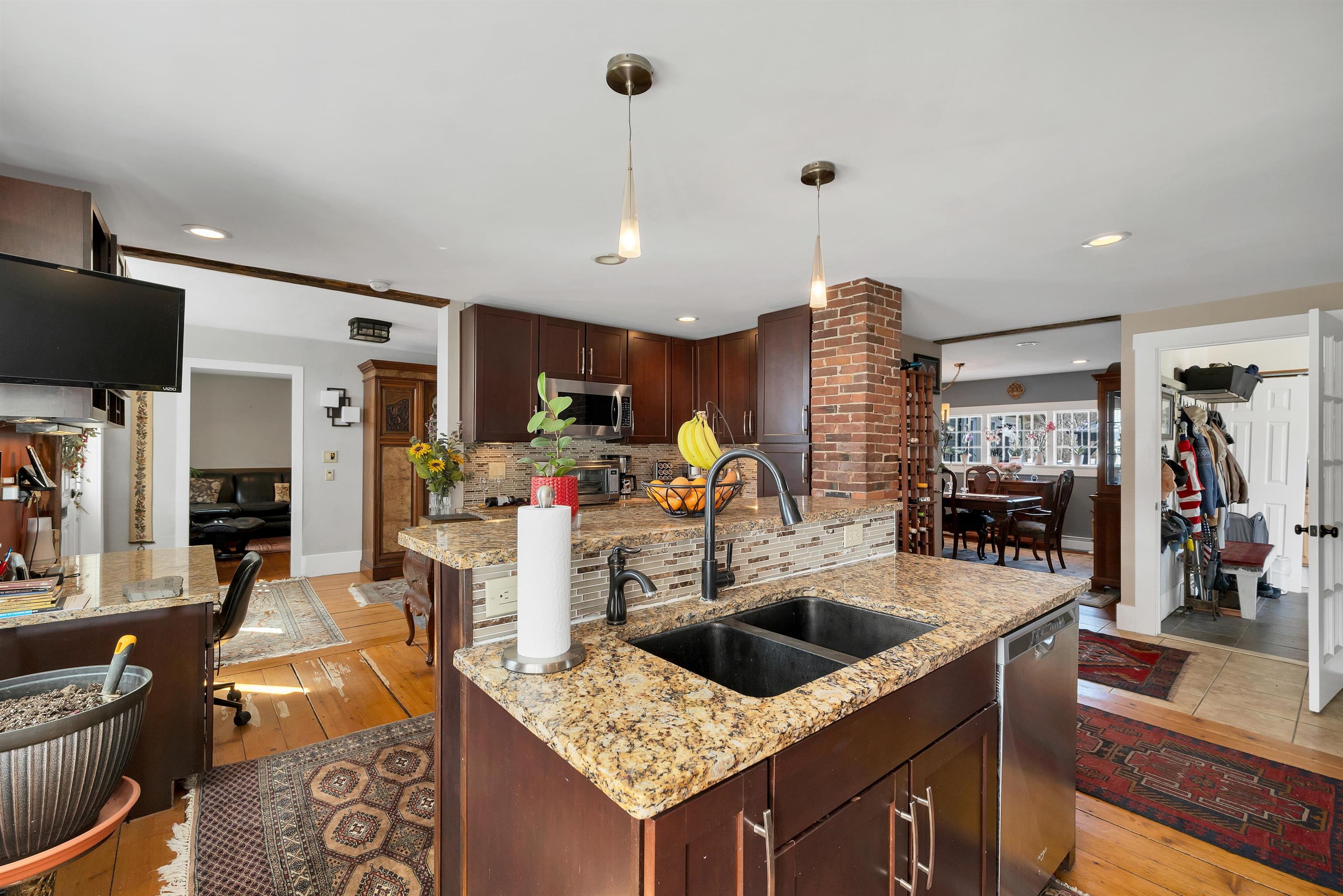 60 Highland Street Property Photo 4