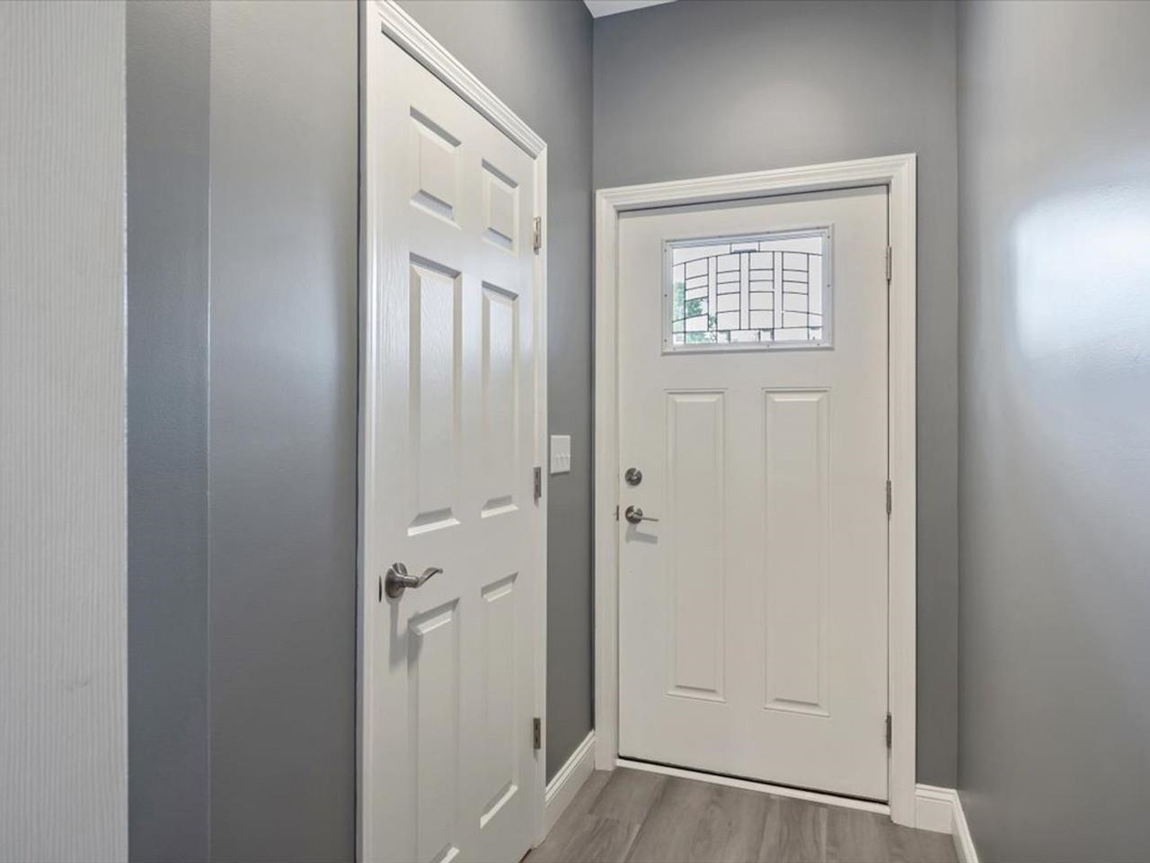498 Fairfax Street Property Photo 4