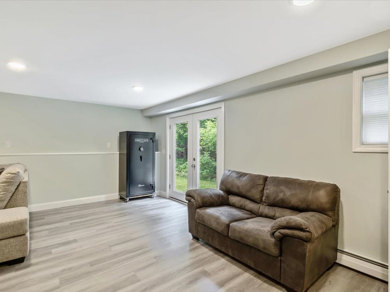 498 Fairfax Street Property Photo 28
