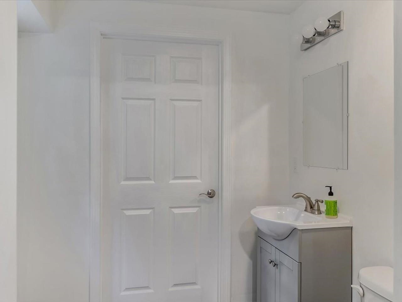 498 Fairfax Street Property Photo 30
