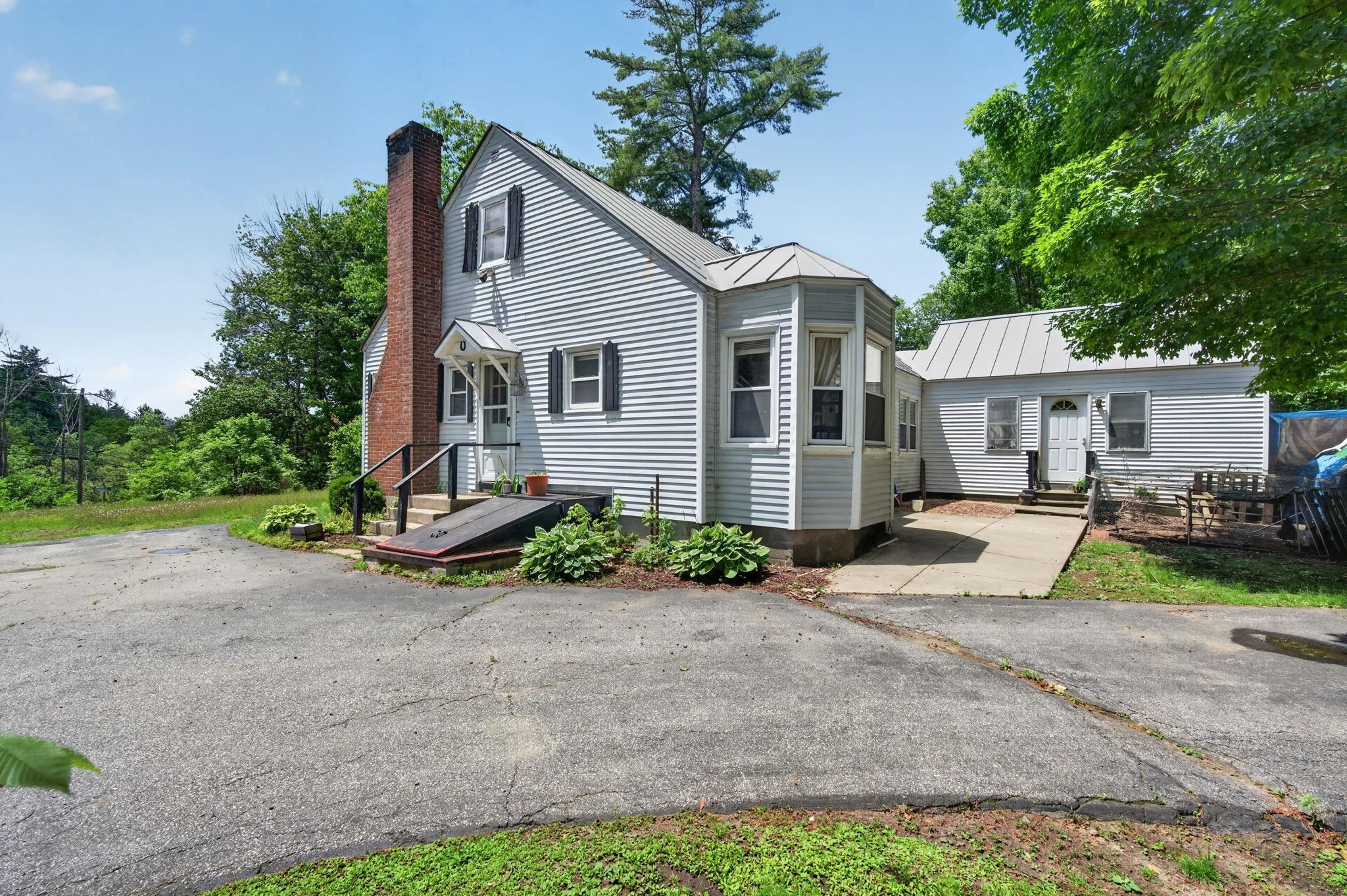 560 Sunapee Street Property Photo 3