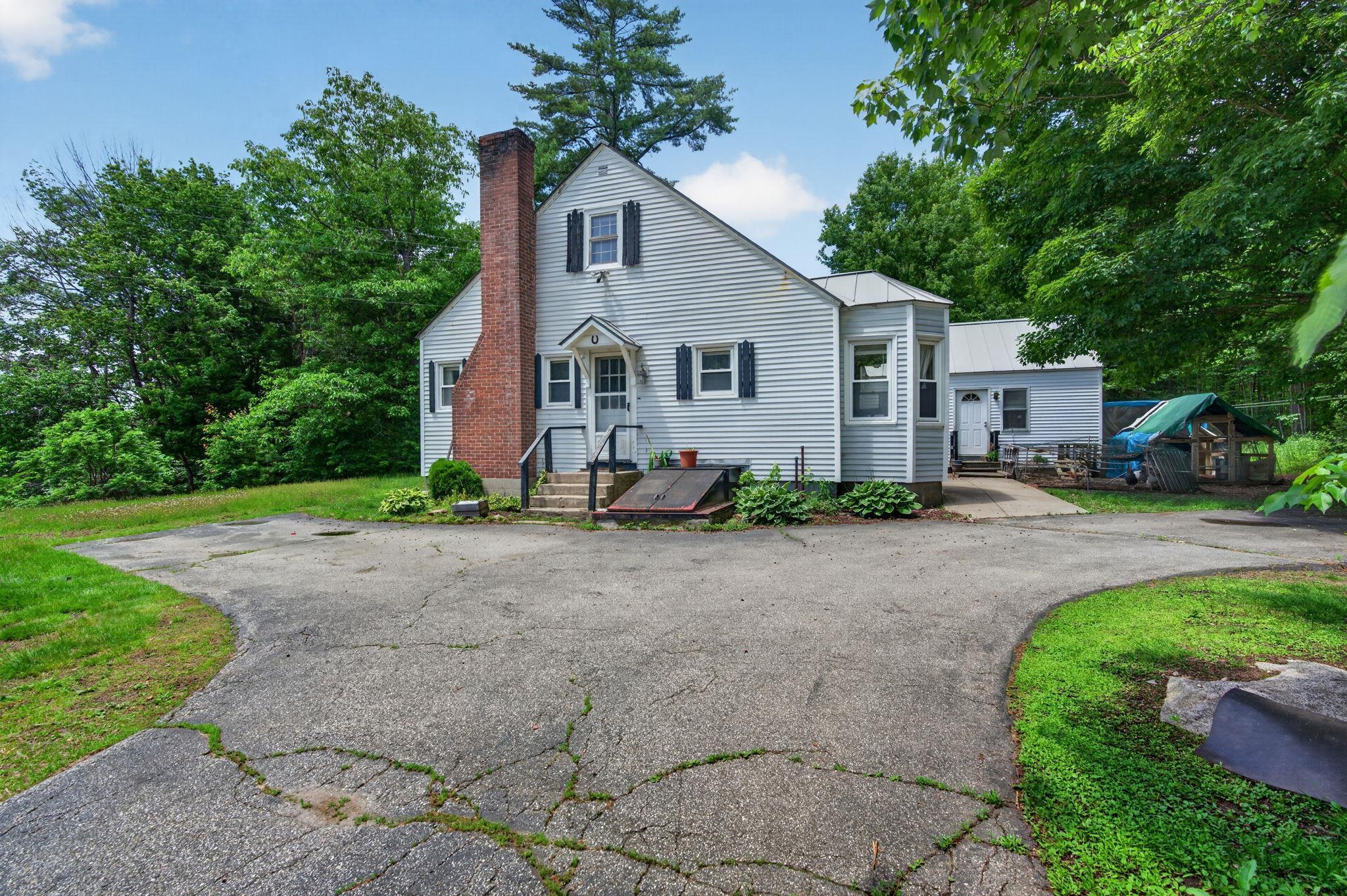 560 Sunapee Street Property Photo 4
