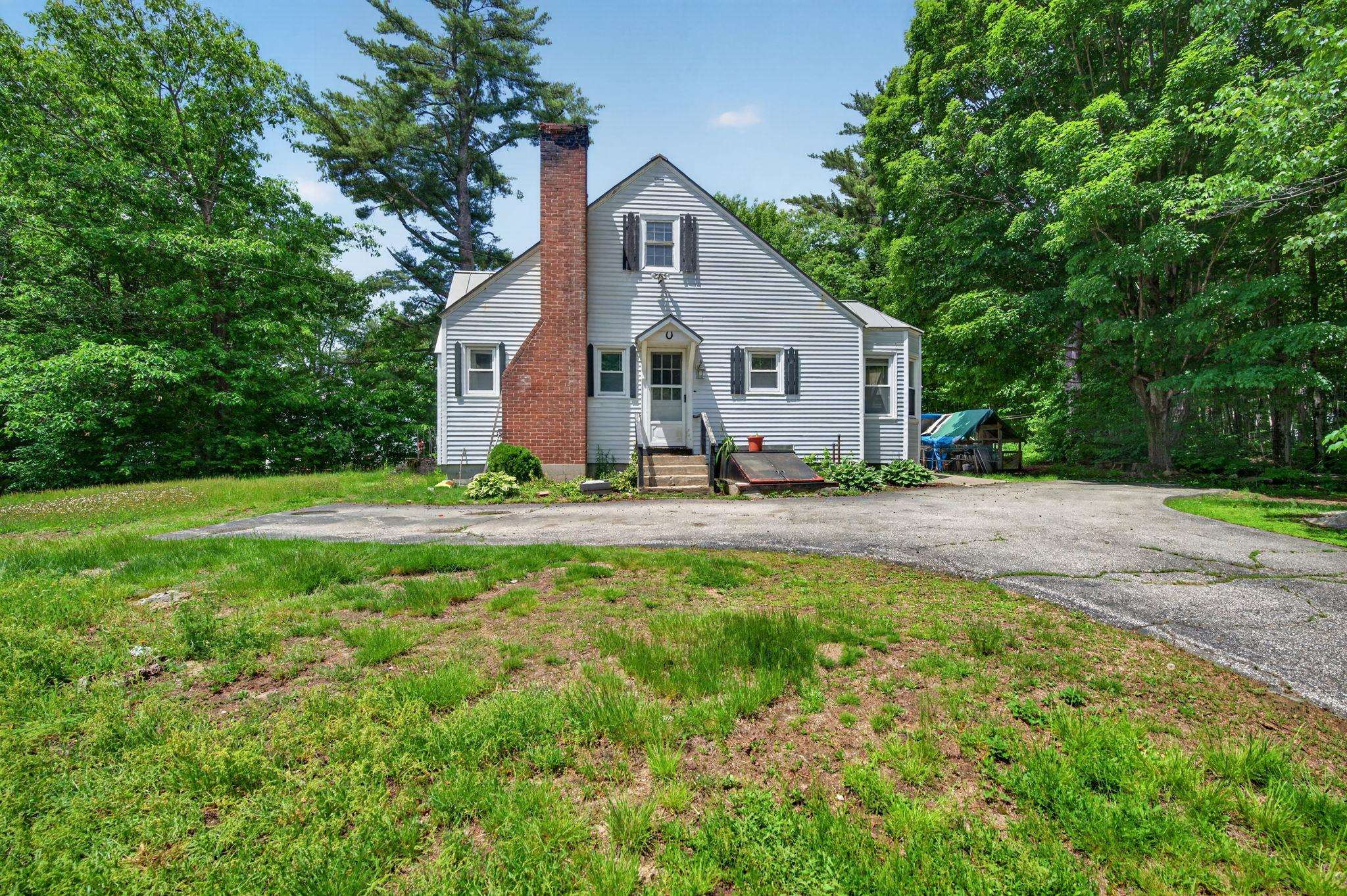 560 Sunapee Street Property Photo 8