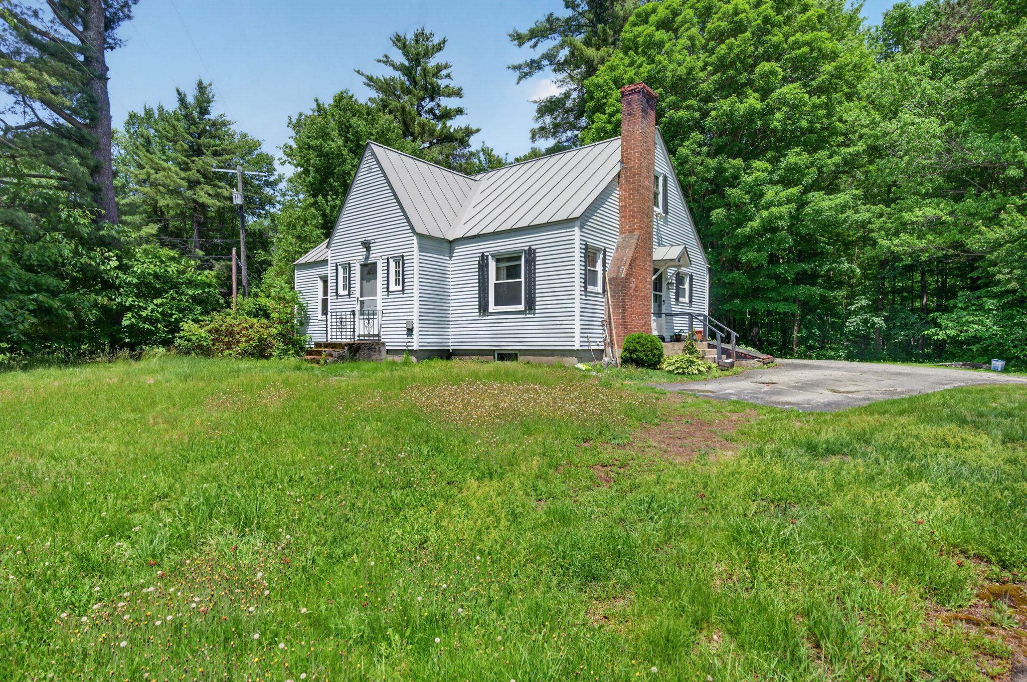 560 Sunapee Street Property Photo 10