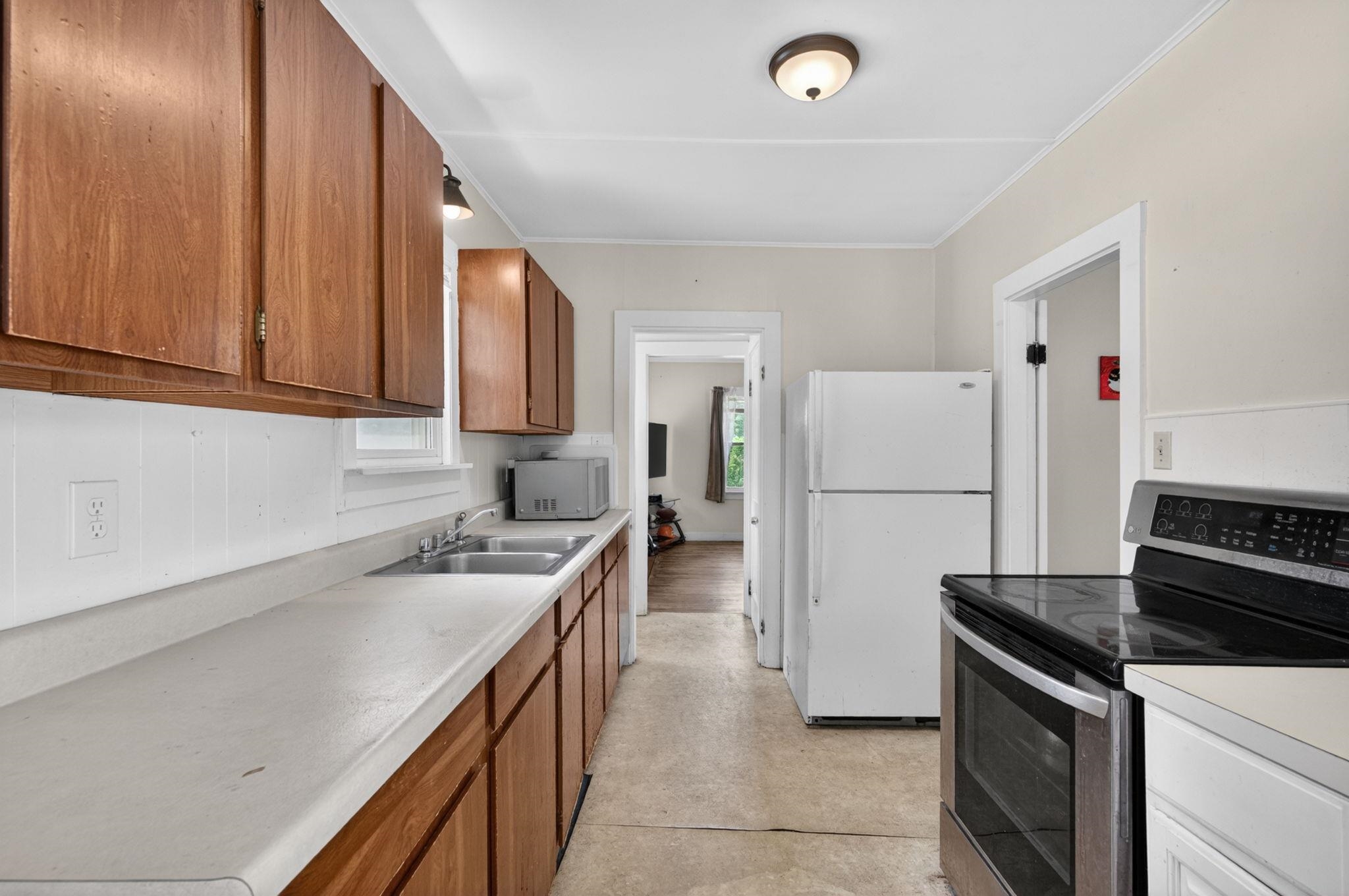 560 Sunapee Street Property Photo 15