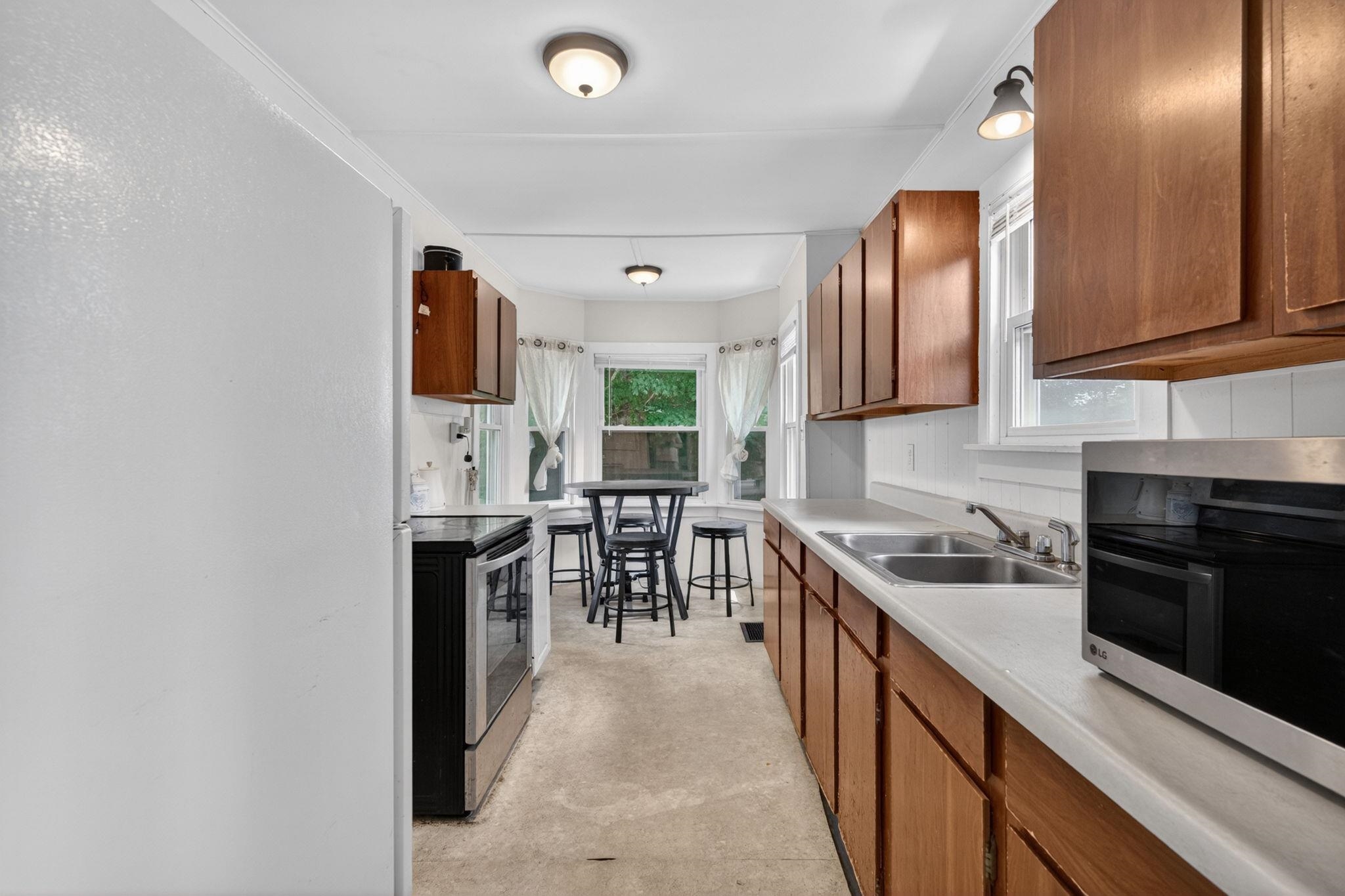 560 Sunapee Street Property Photo 16