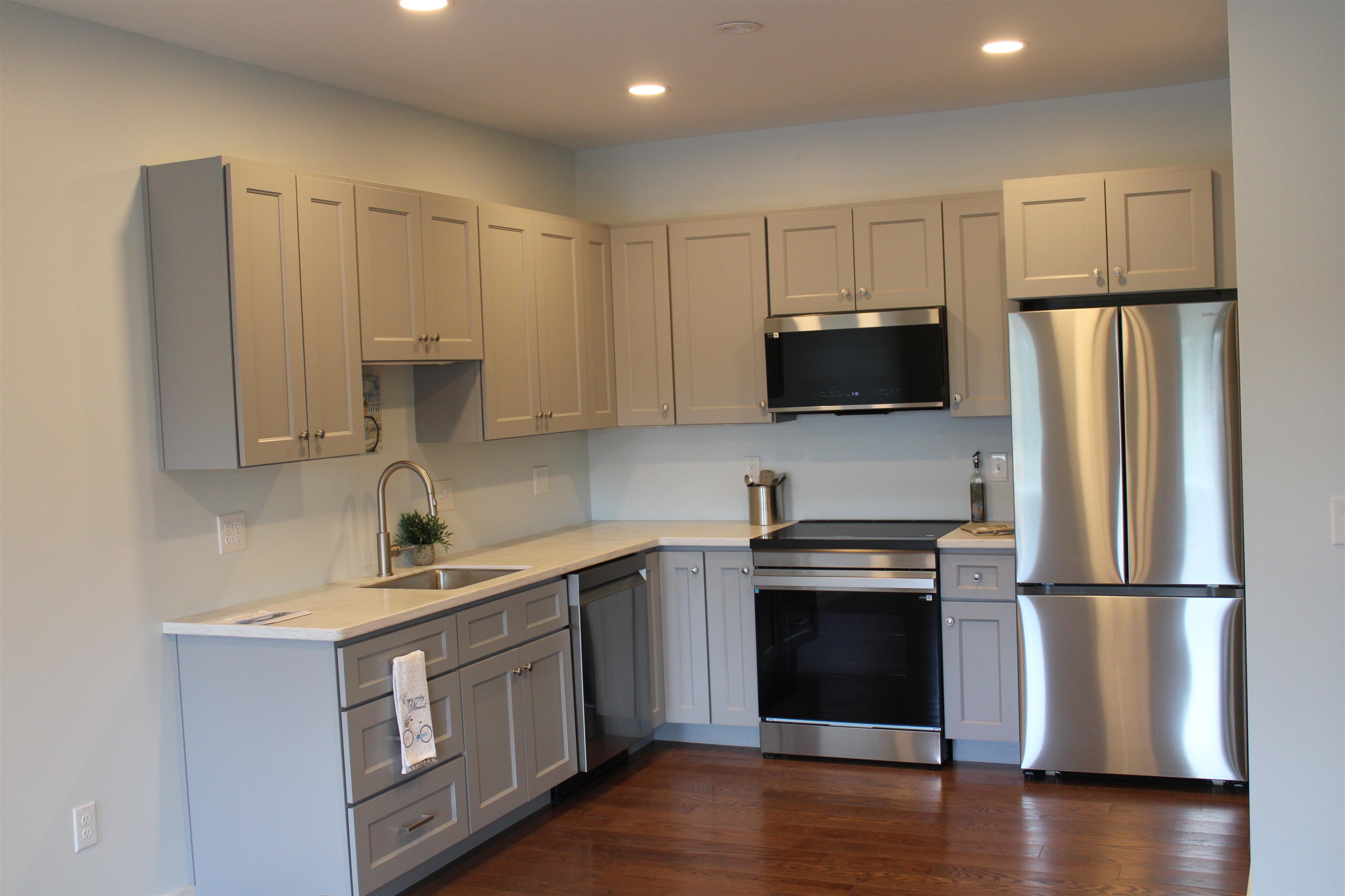 481 B Gilman Road Property Photo 3
