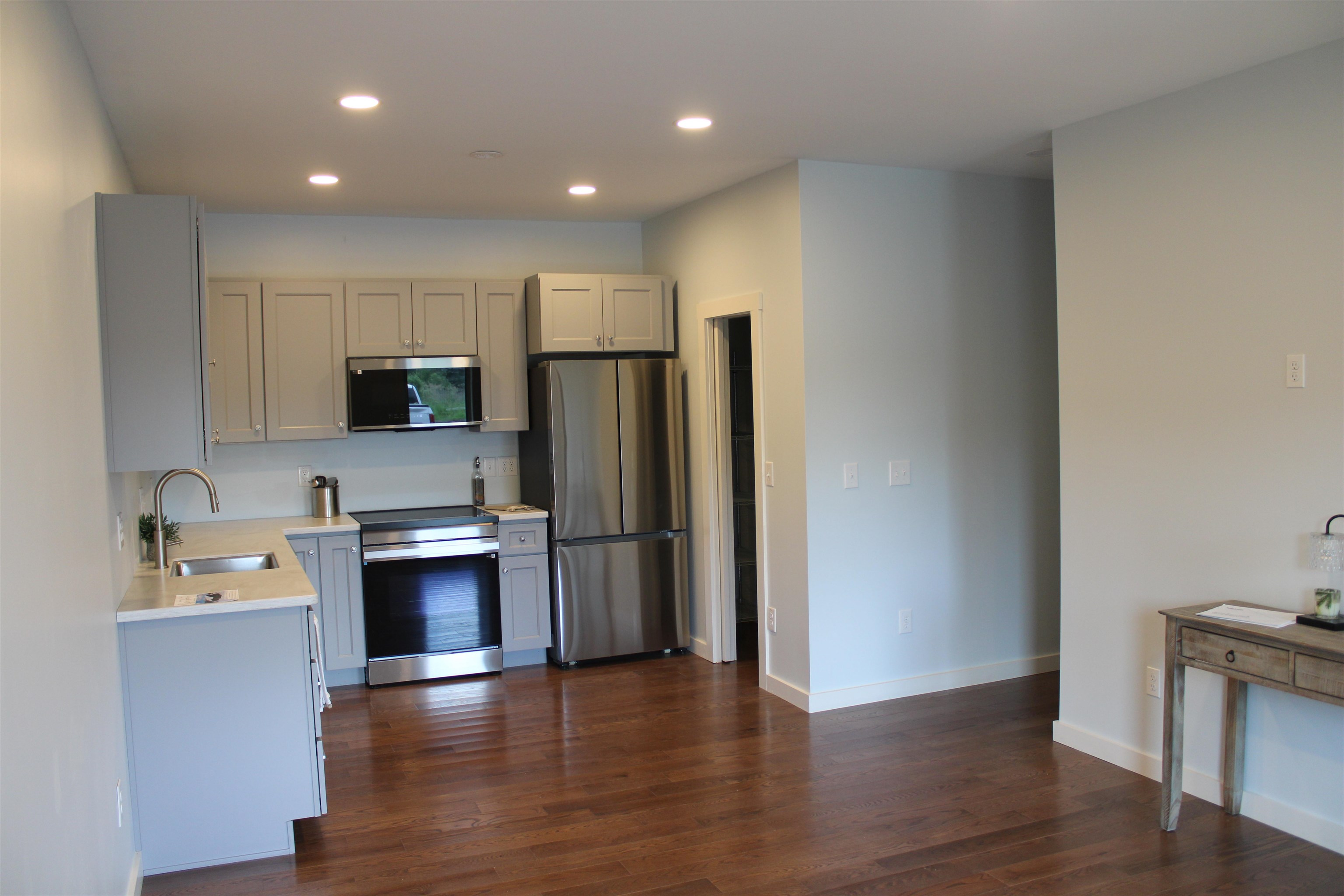 481 B Gilman Road Property Photo 4
