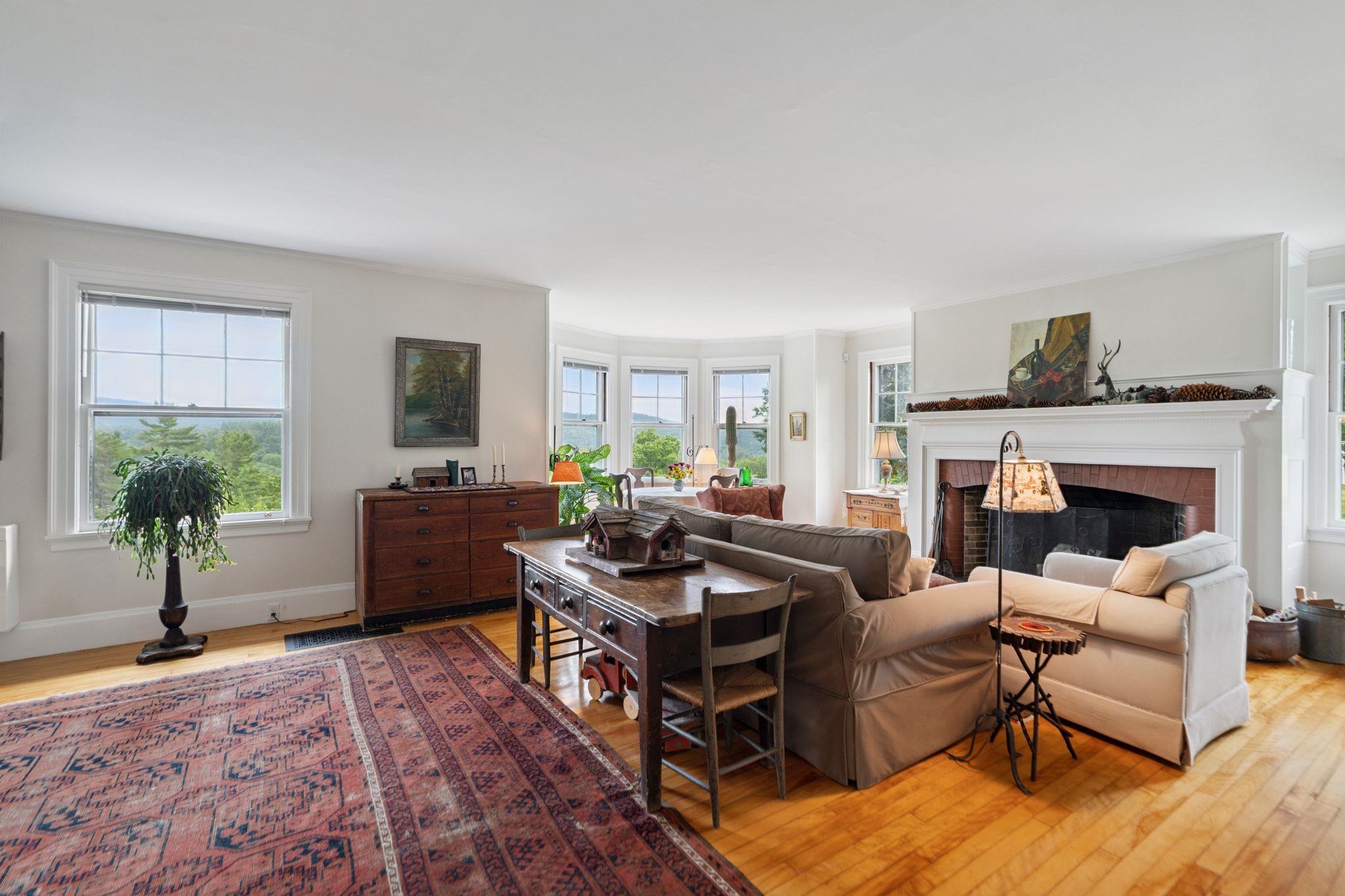 145 The Plateau Property Photo 11