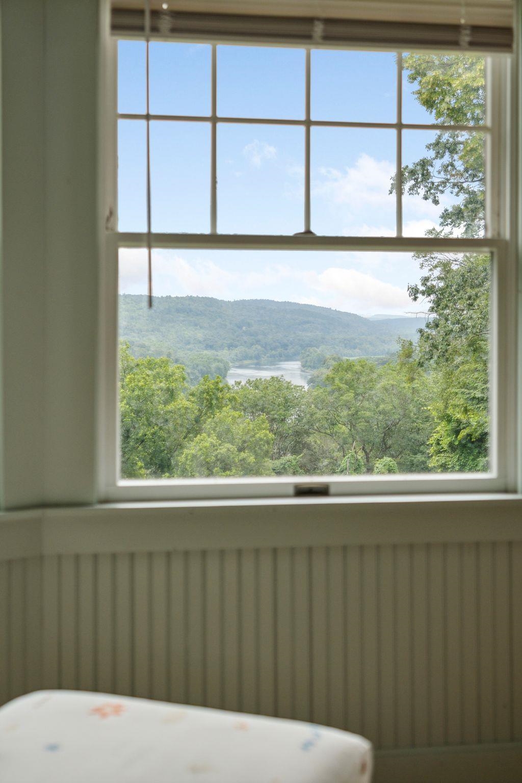 145 The Plateau Property Photo 33