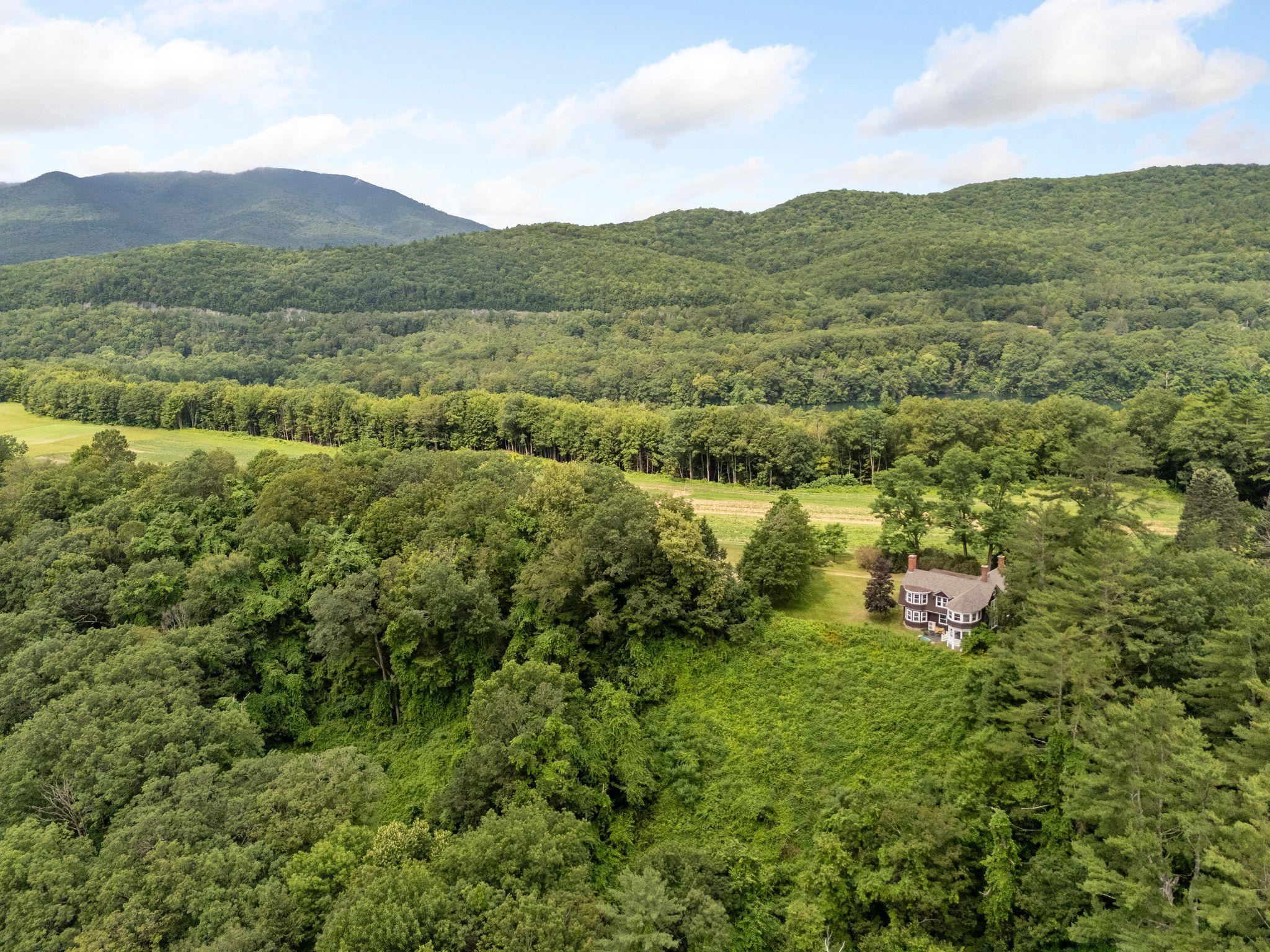 145 The Plateau Property Photo 44