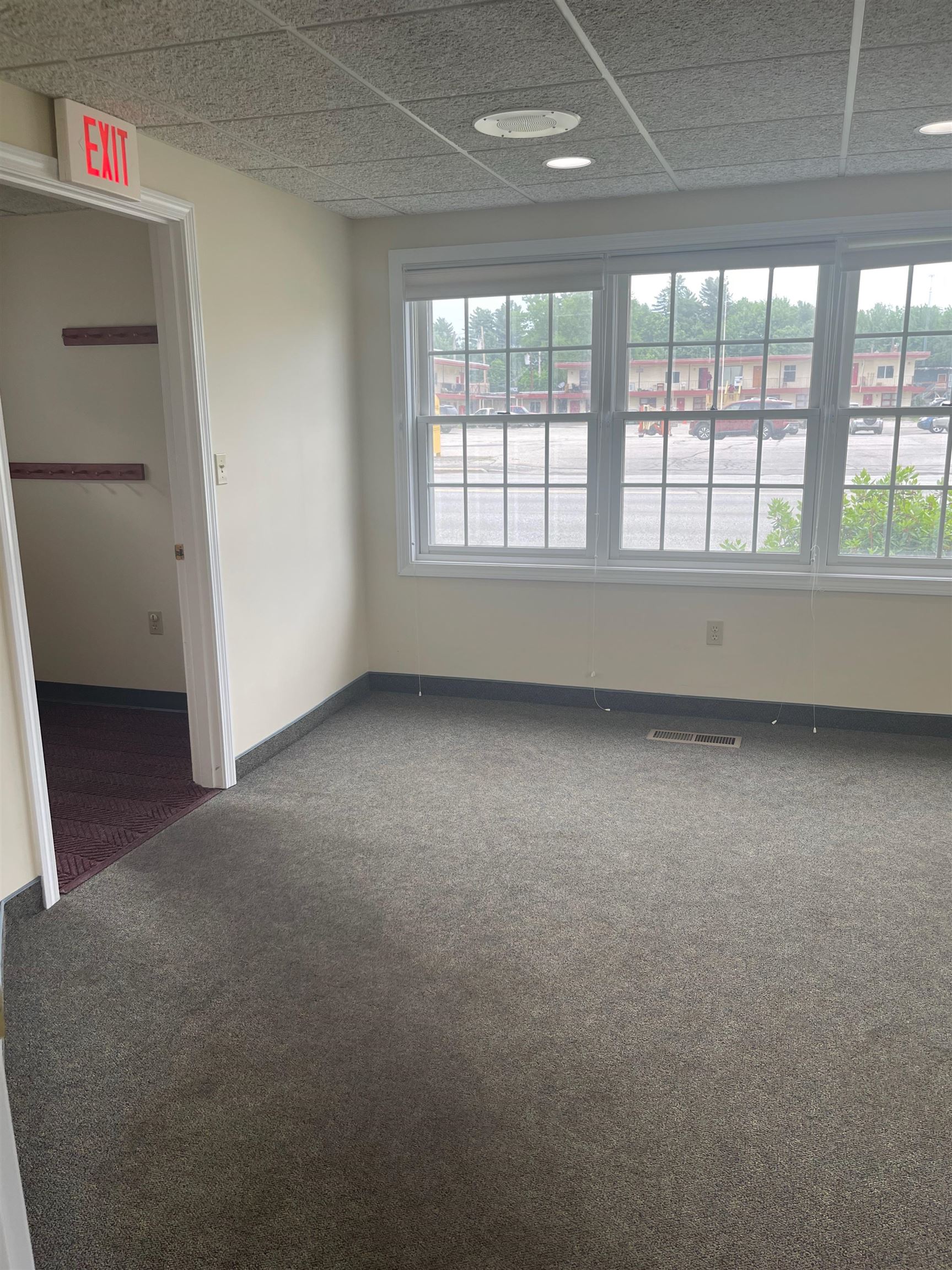 372 West Street Property Photo 2