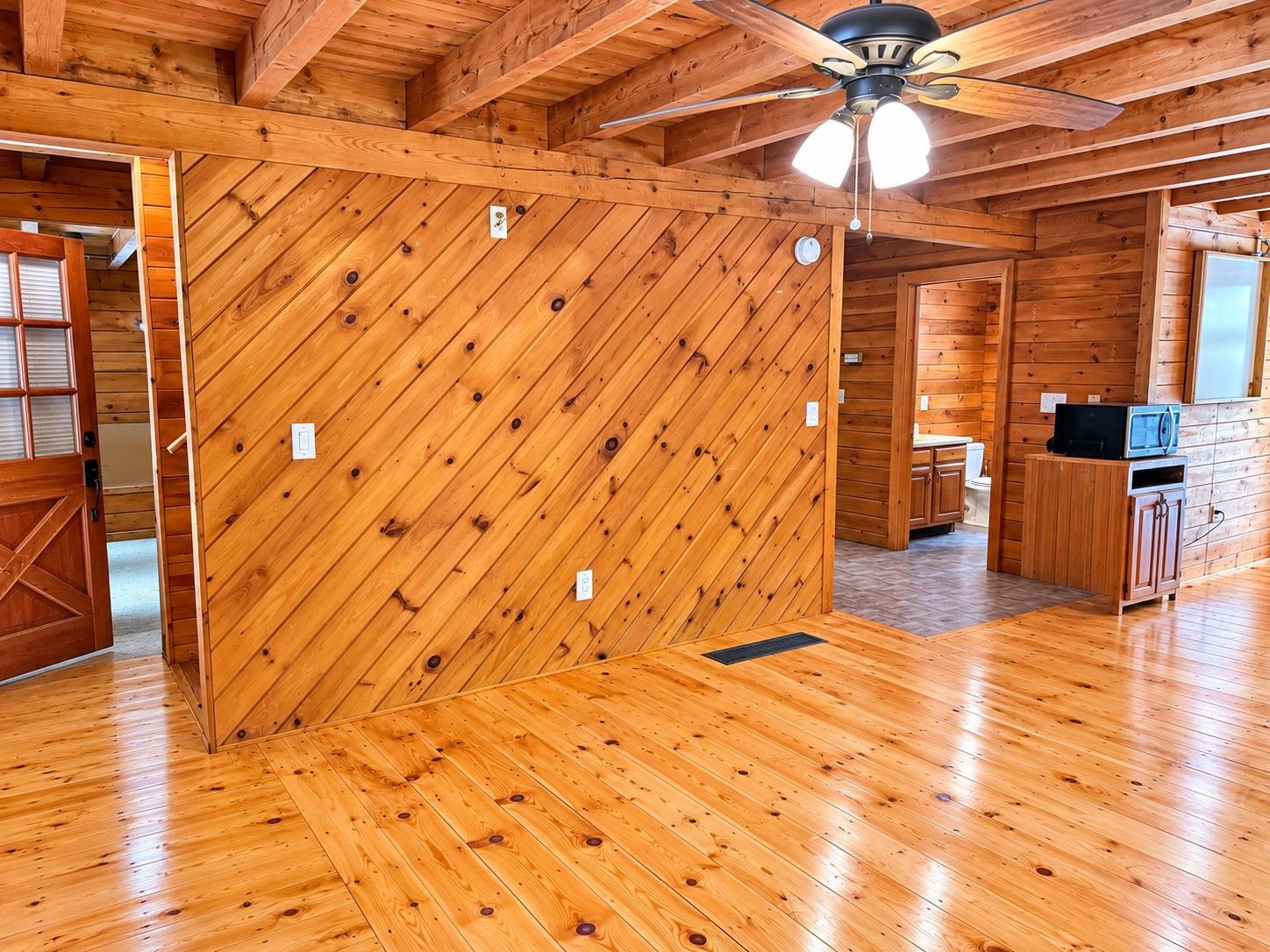 108 Old Bennington Road Property Photo 4