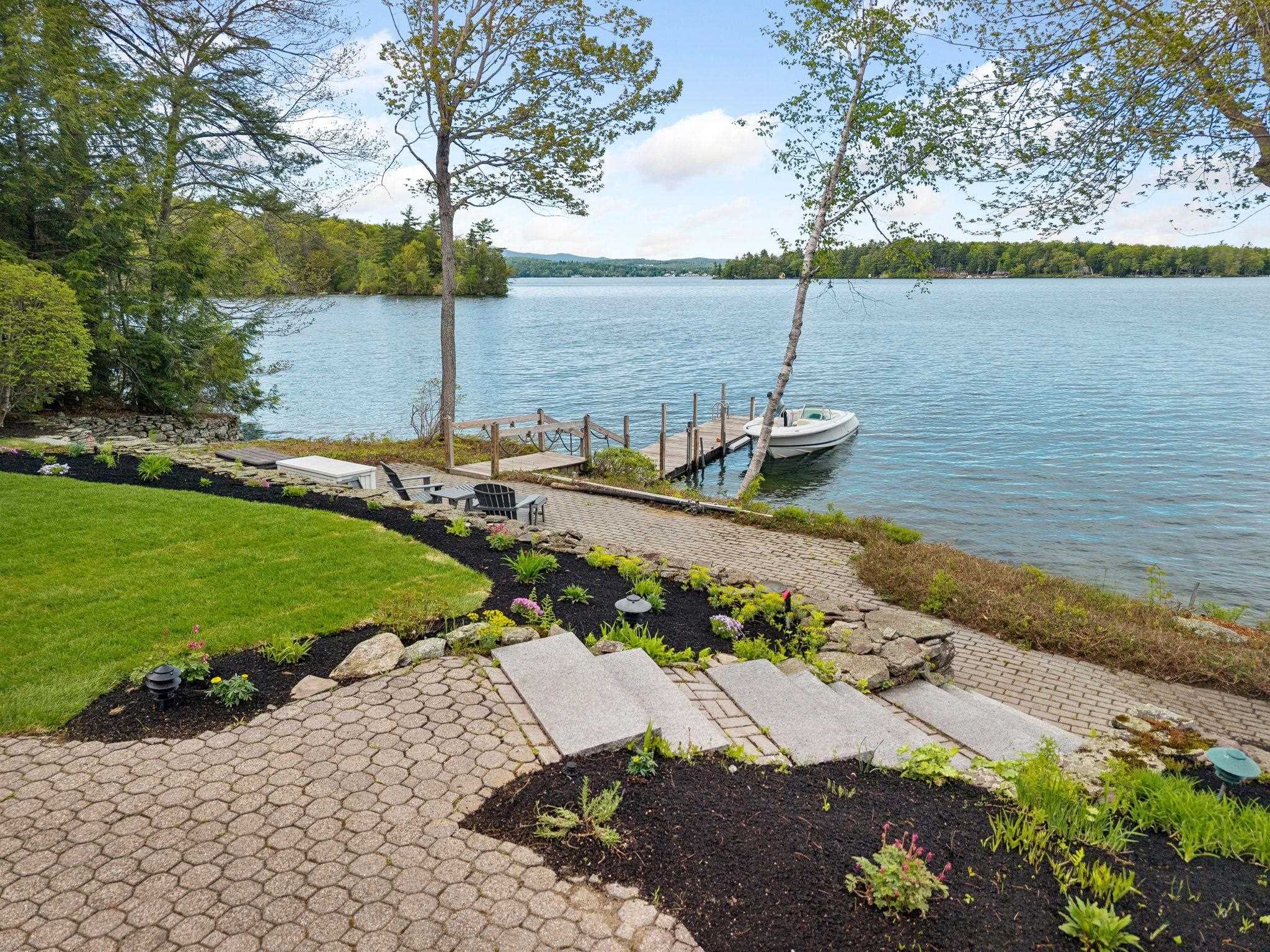 122 Pipers Point Property Photo 1