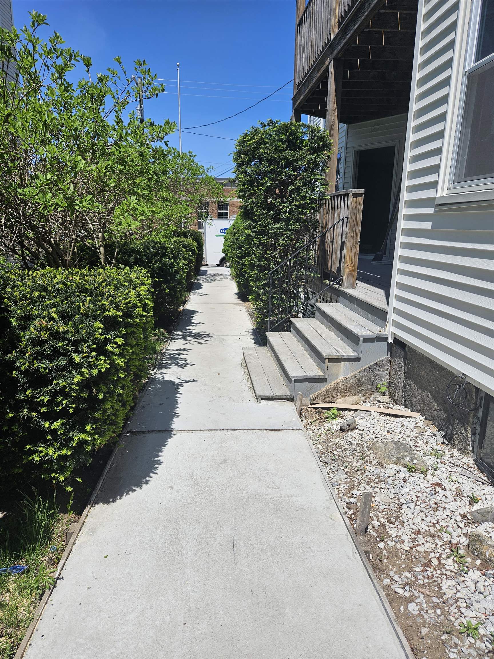 637 Harvard Street Property Photo 3