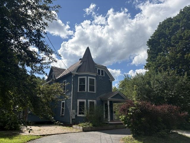 11 Maple Street Property Photo 2