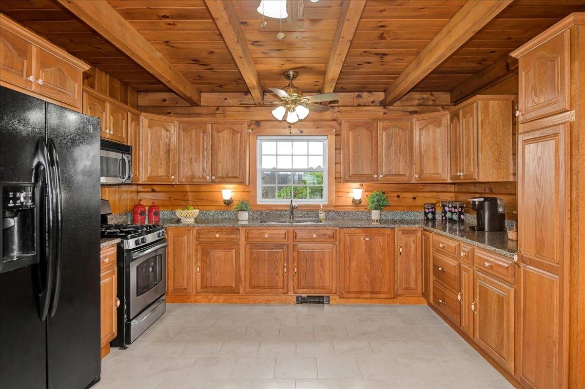 66 Poor Farm Road Property Photo 7