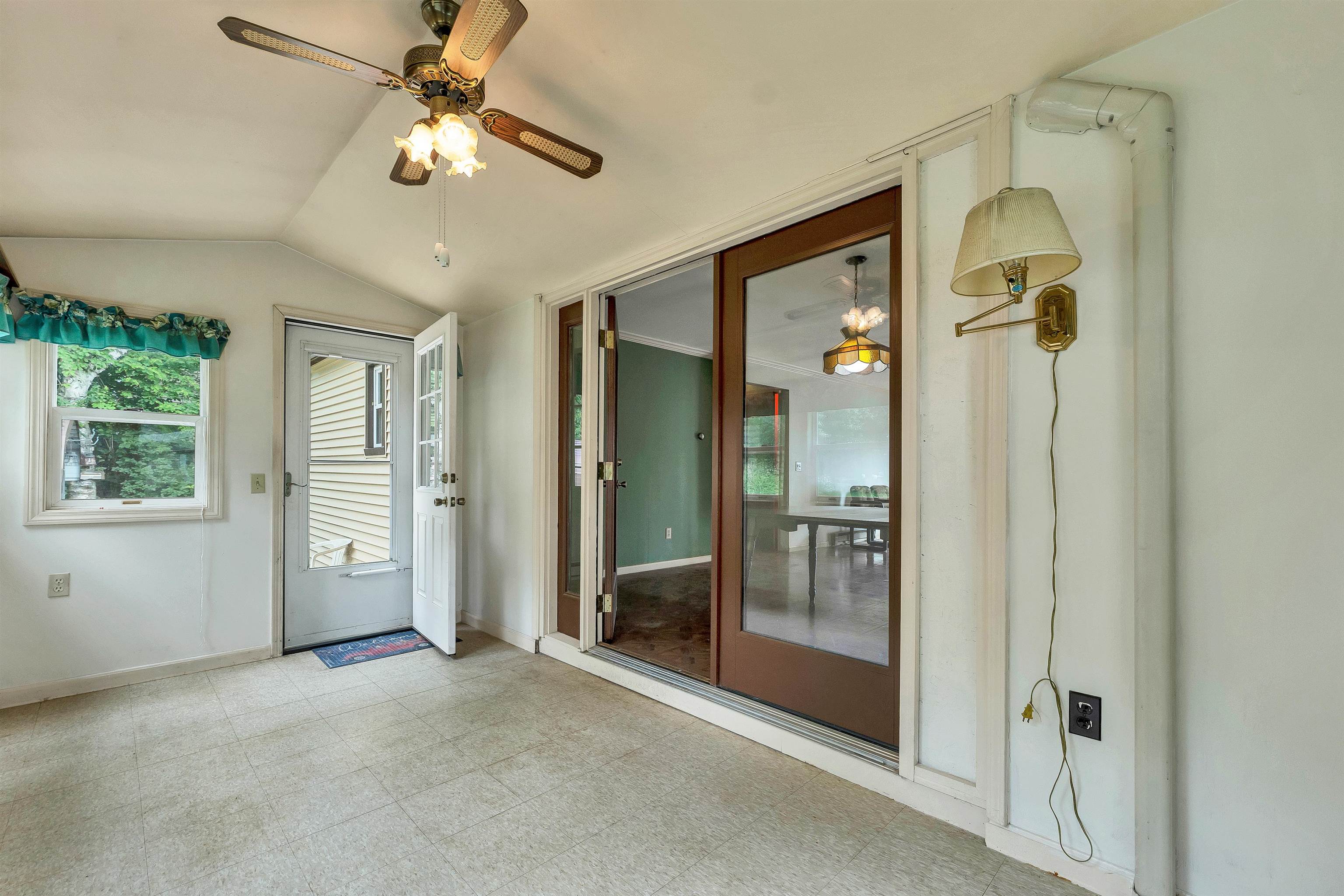 244 Pine Street Property Photo 6