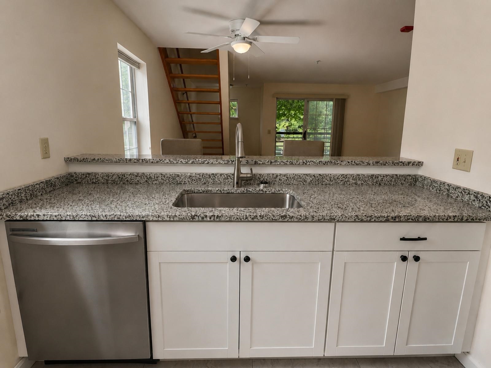 93 Hildred Drive Property Photo 3