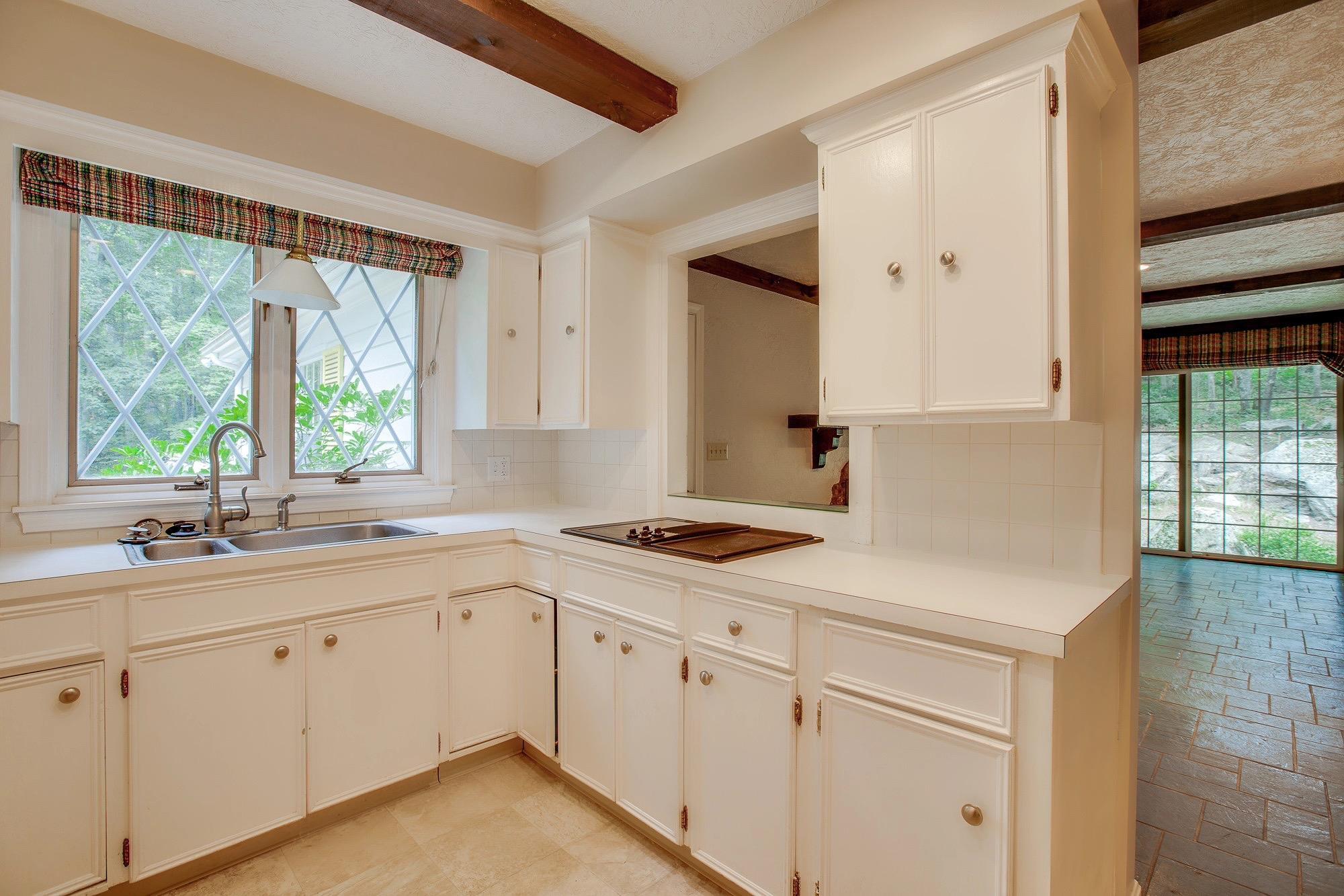 27 Buttonwood Road Property Photo 6